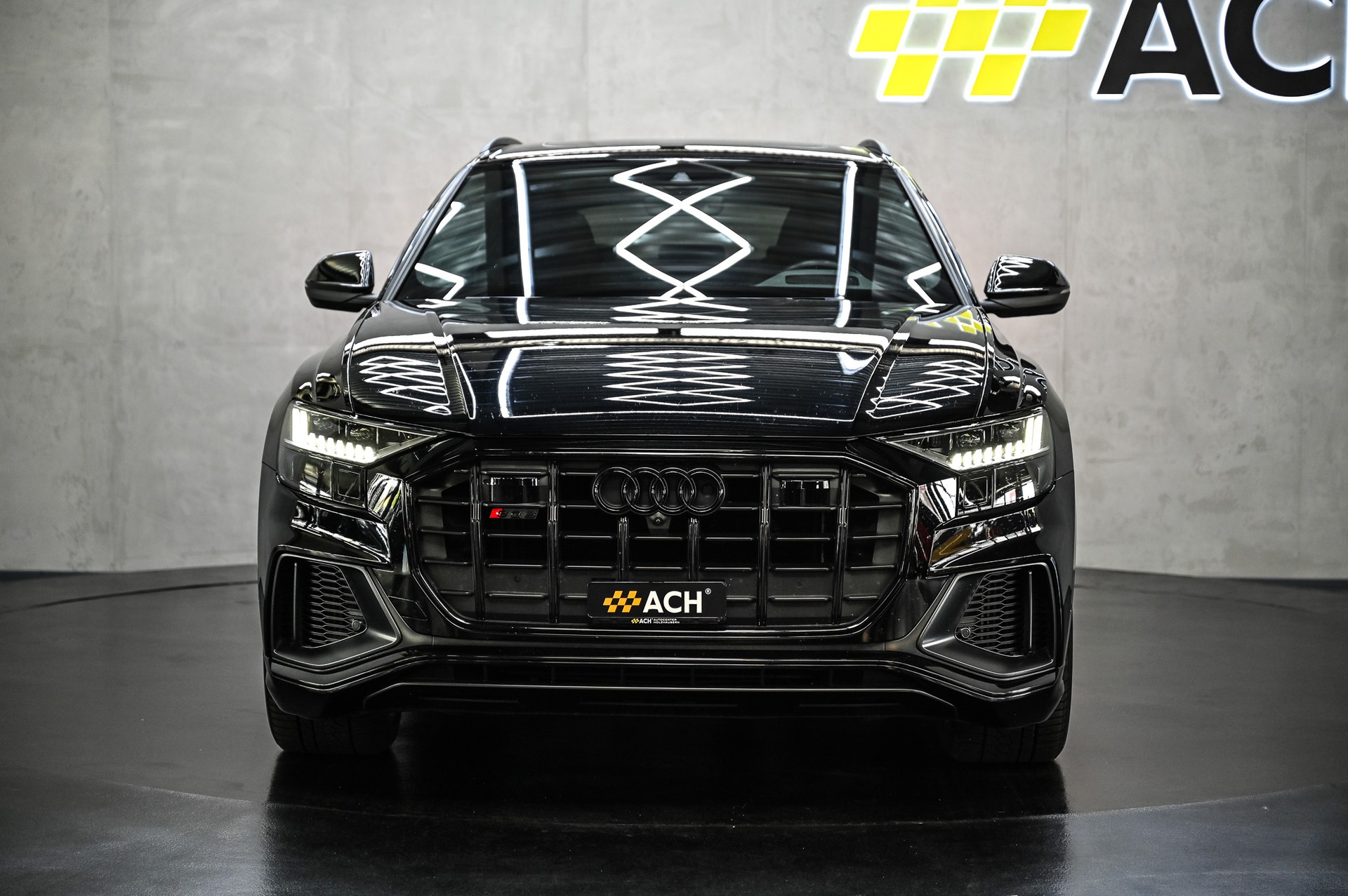 AUDI SQ8 4.0 V8 TDI quattro-showroom-element-1