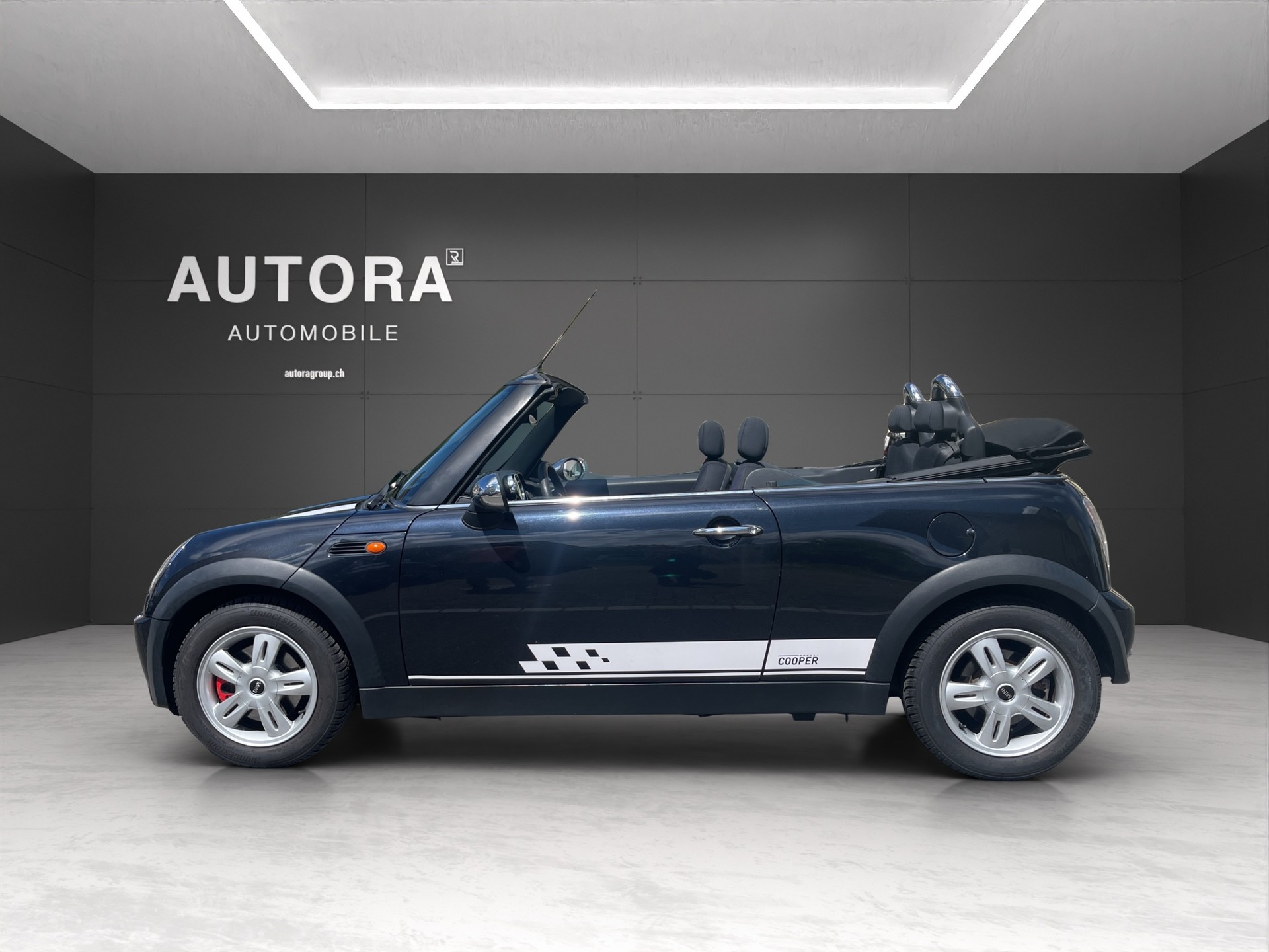 MINI Cooper Cabriolet-image-3