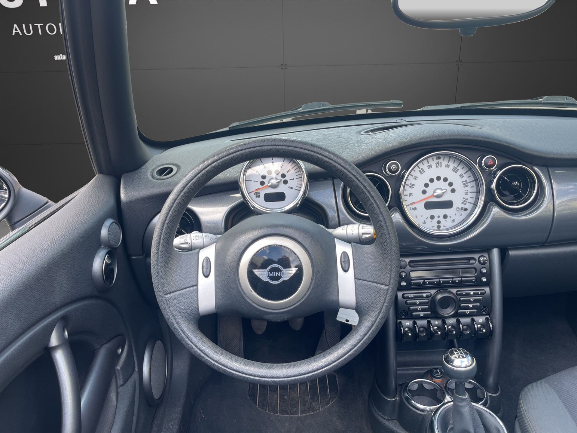 MINI Cooper Cabriolet-image-10