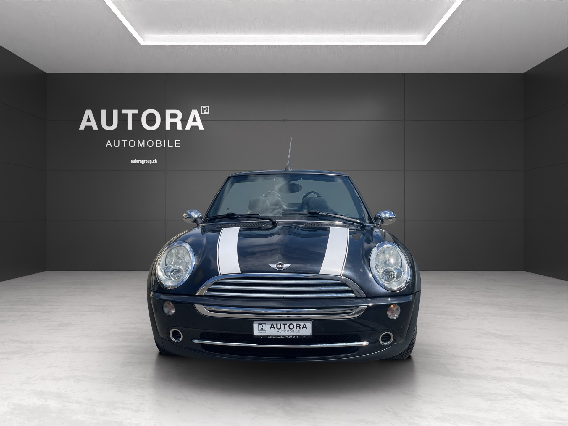 MINI Cooper Cabriolet-image-2