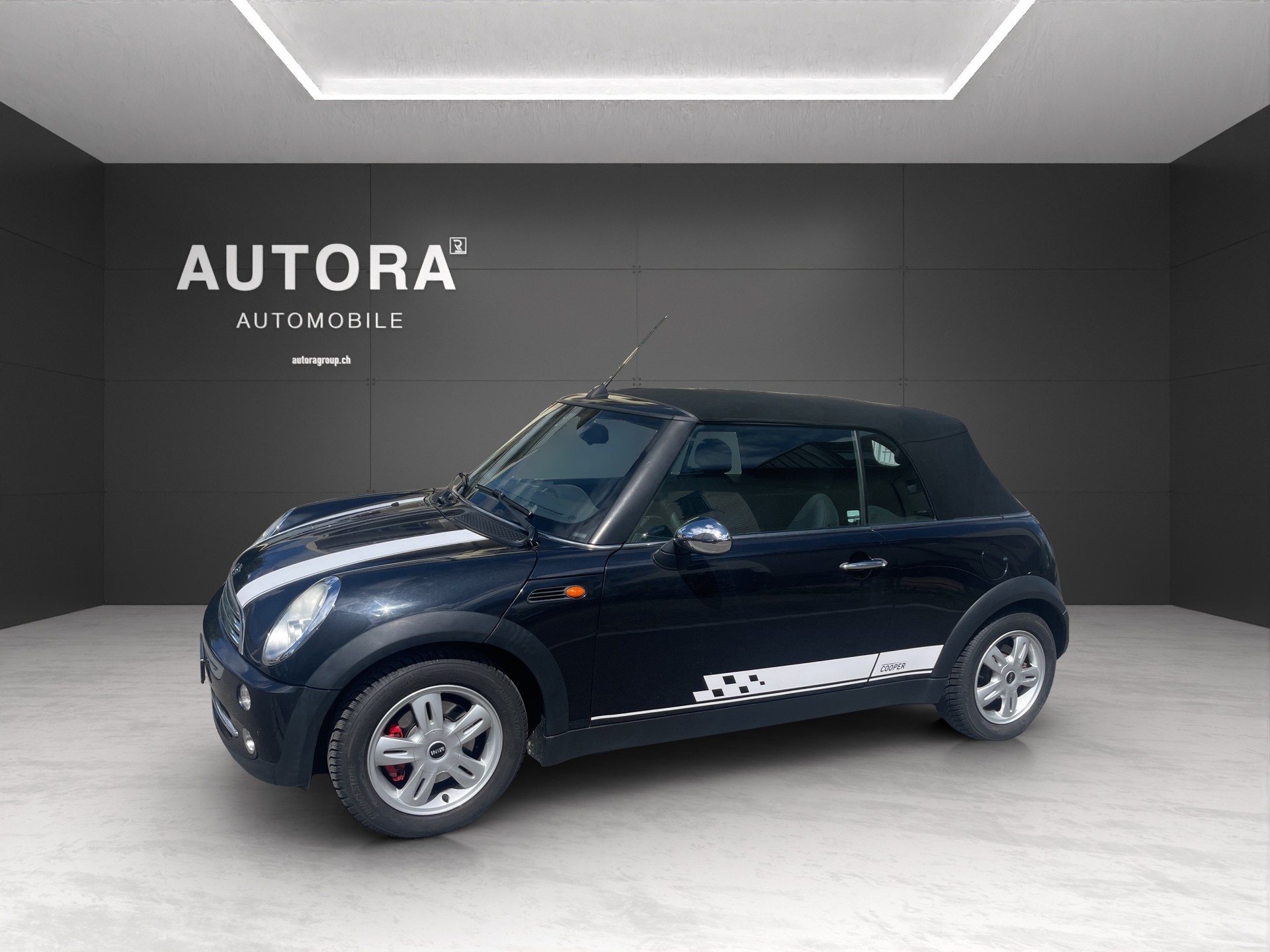 MINI Cooper Cabriolet-image-1
