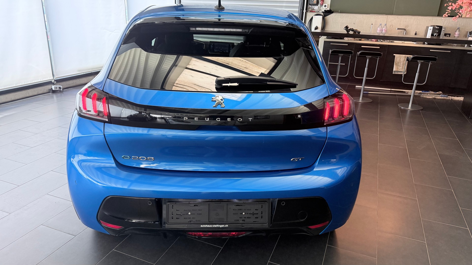 PEUGEOT 208 e-GT-image-17