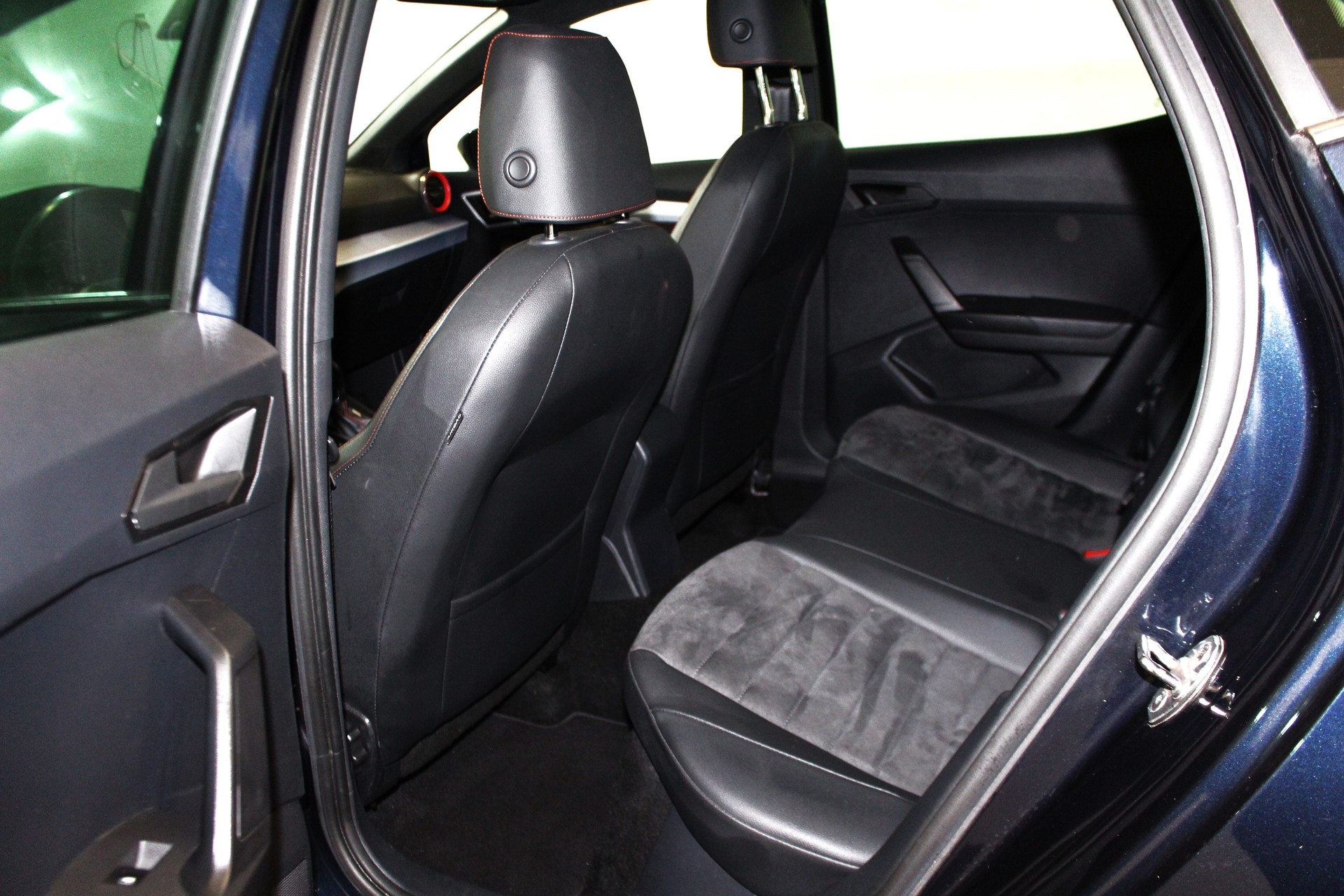 SEAT Ibiza 1.0 TSI 110 FR DSG-image-7