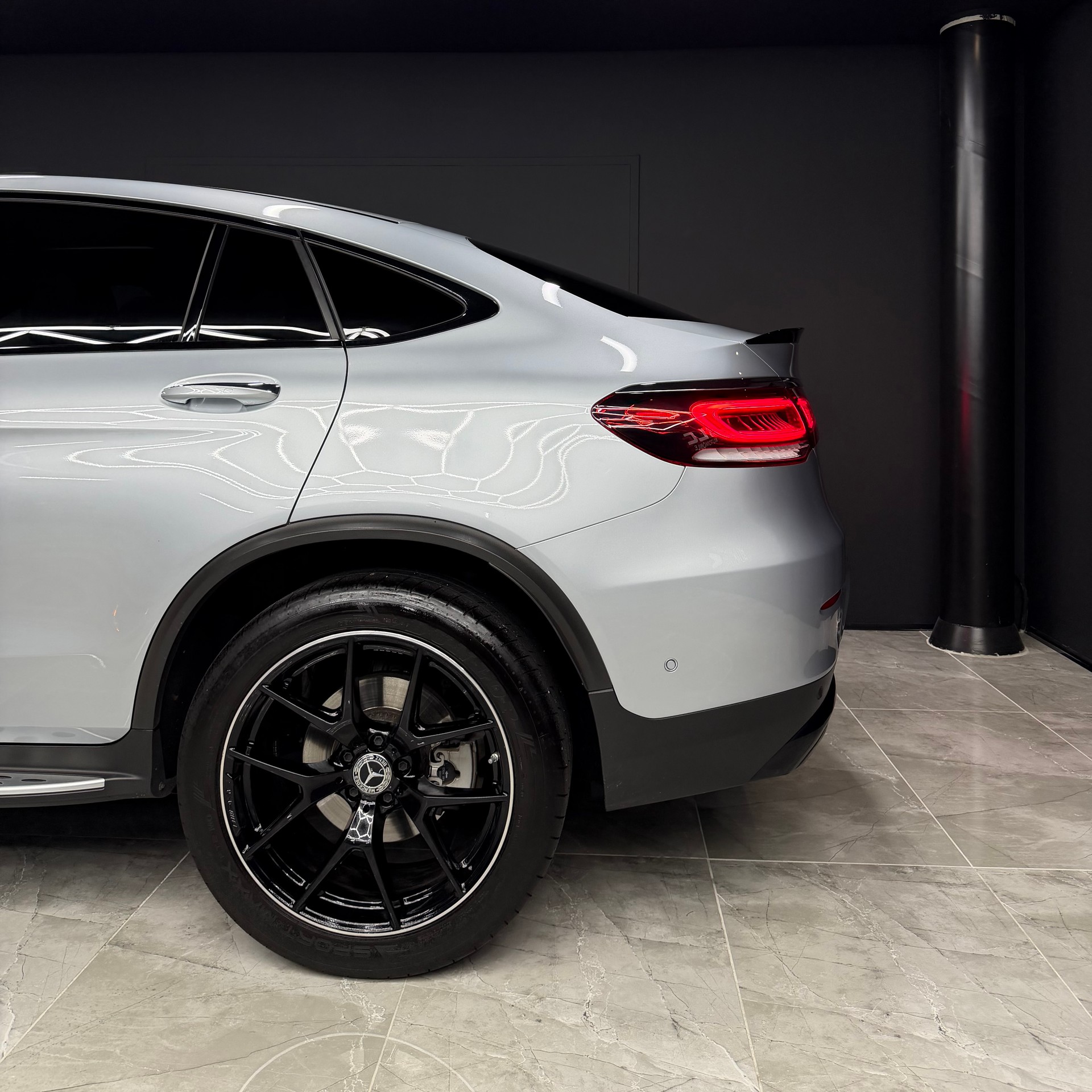 MERCEDES-BENZ GLC Coupé 220 d AMG Line 4Matic 9G-Tronic-image-5