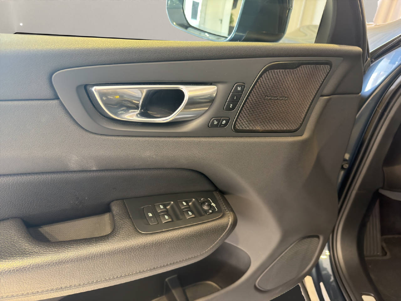 VOLVO XC60 2.0 T8 TE Inscription eAWD-image-13