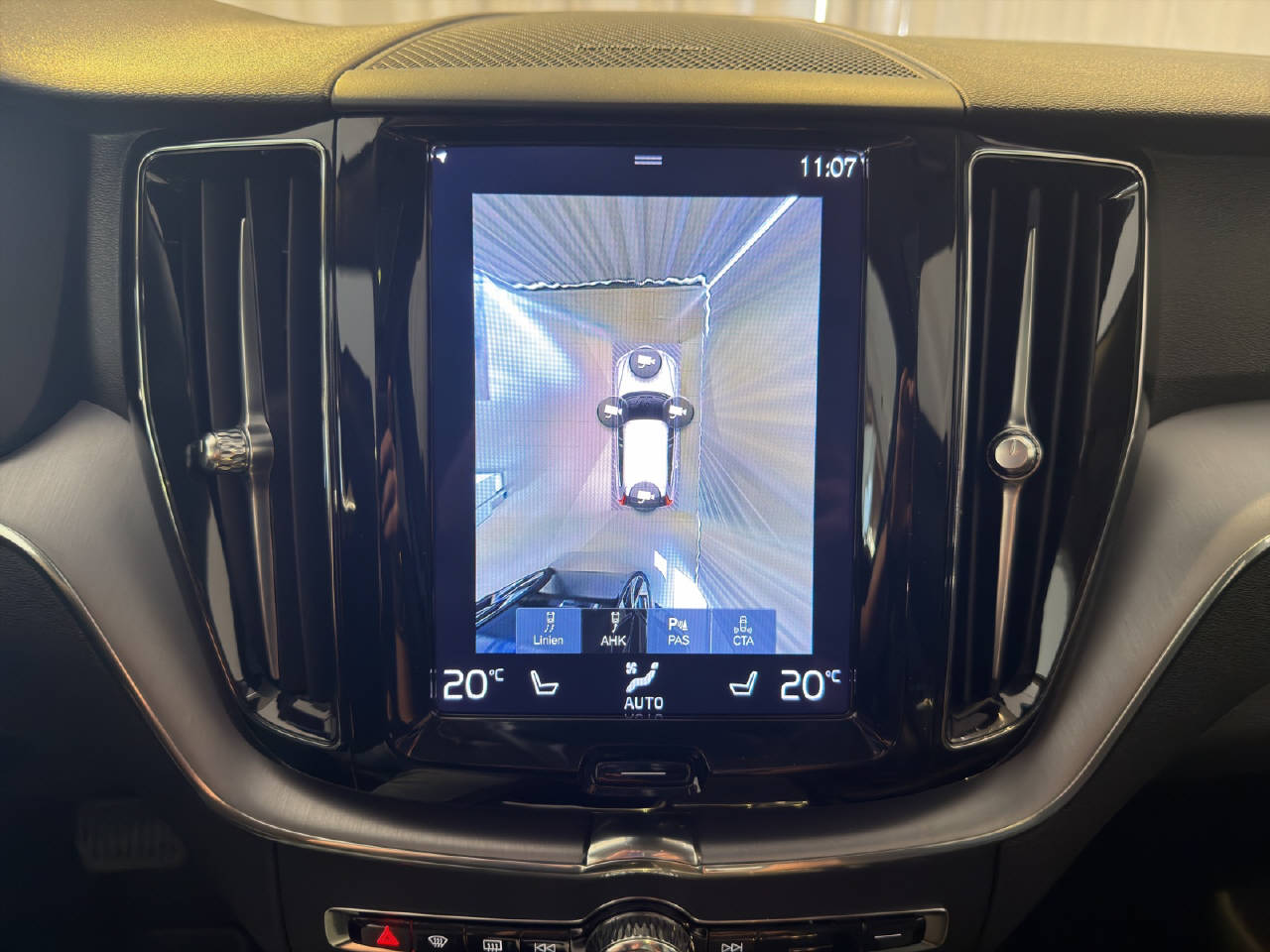 VOLVO XC60 2.0 T8 TE Inscription eAWD-image-11