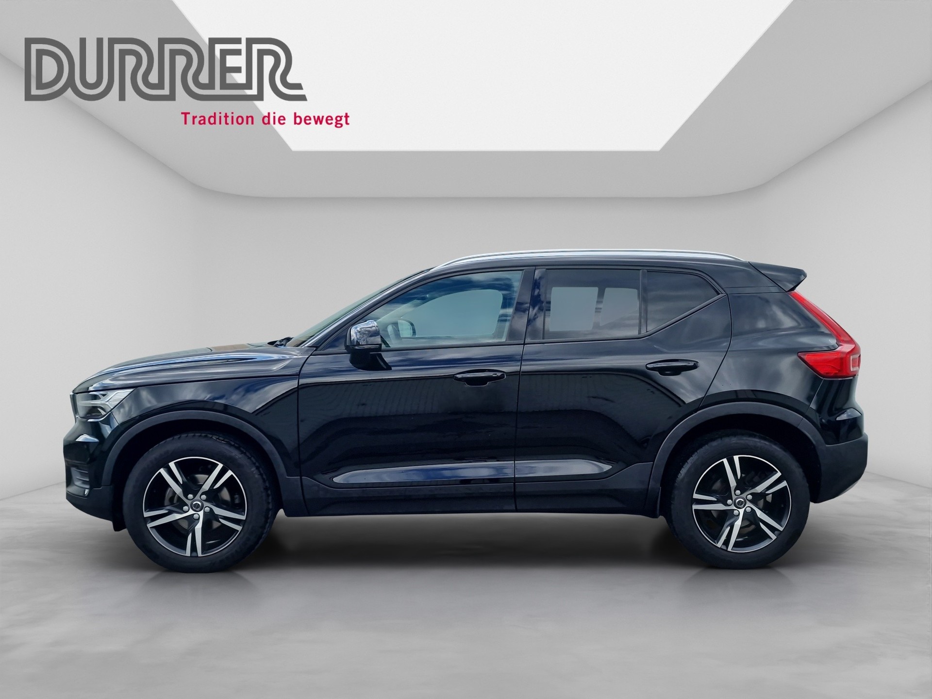 VOLVO XC40 1.5 T3 Momentum-showroom-element-1