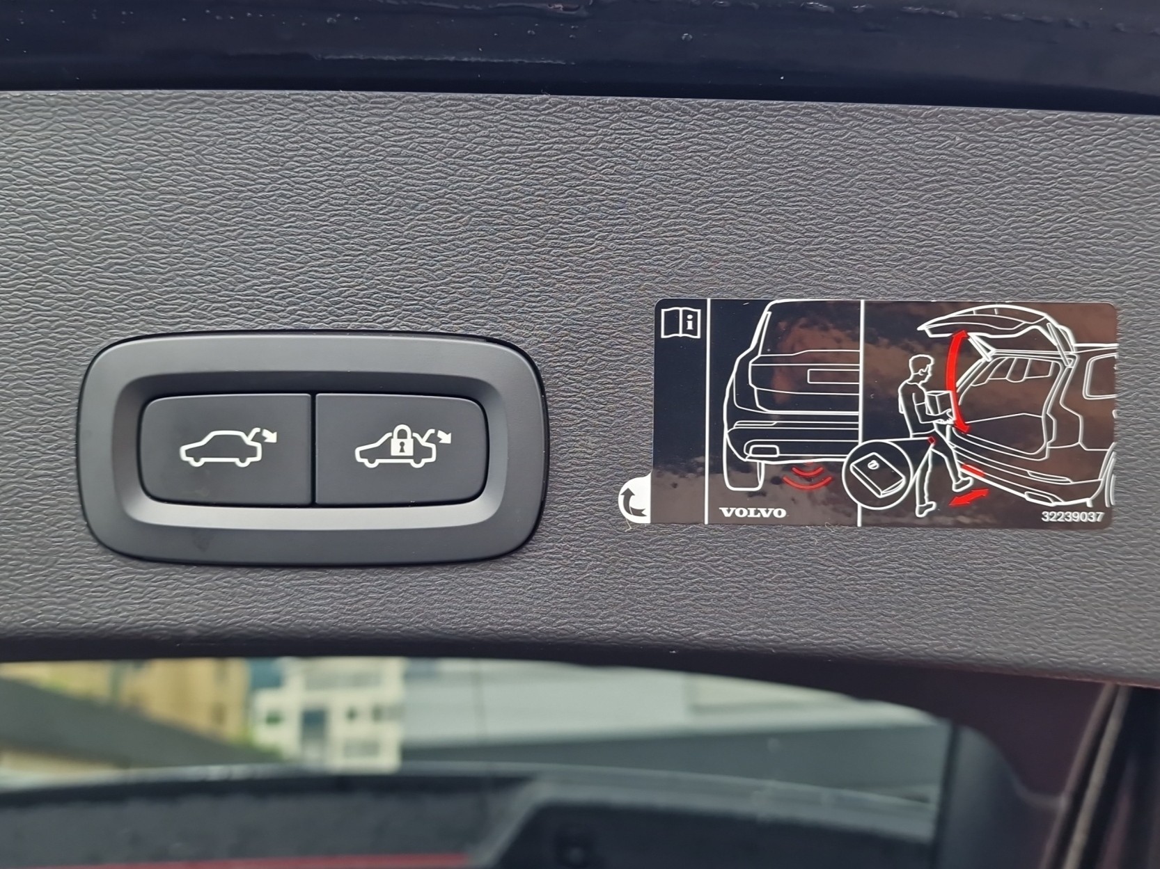 VOLVO XC40 1.5 T3 Momentum-image-18