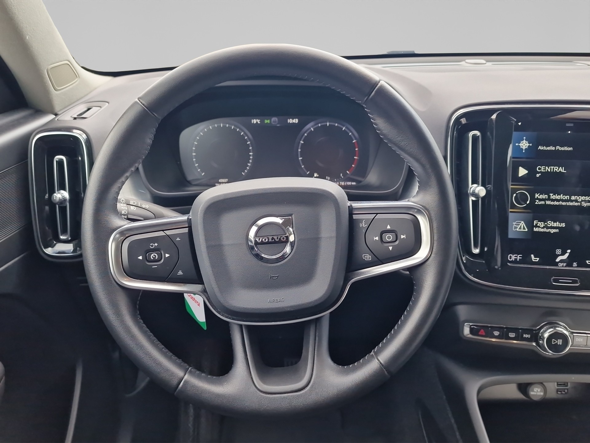 VOLVO XC40 1.5 T3 Momentum-image-11