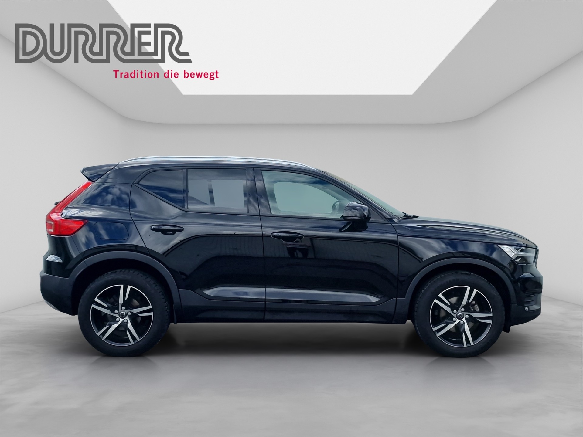 VOLVO XC40 1.5 T3 Momentum-image-4