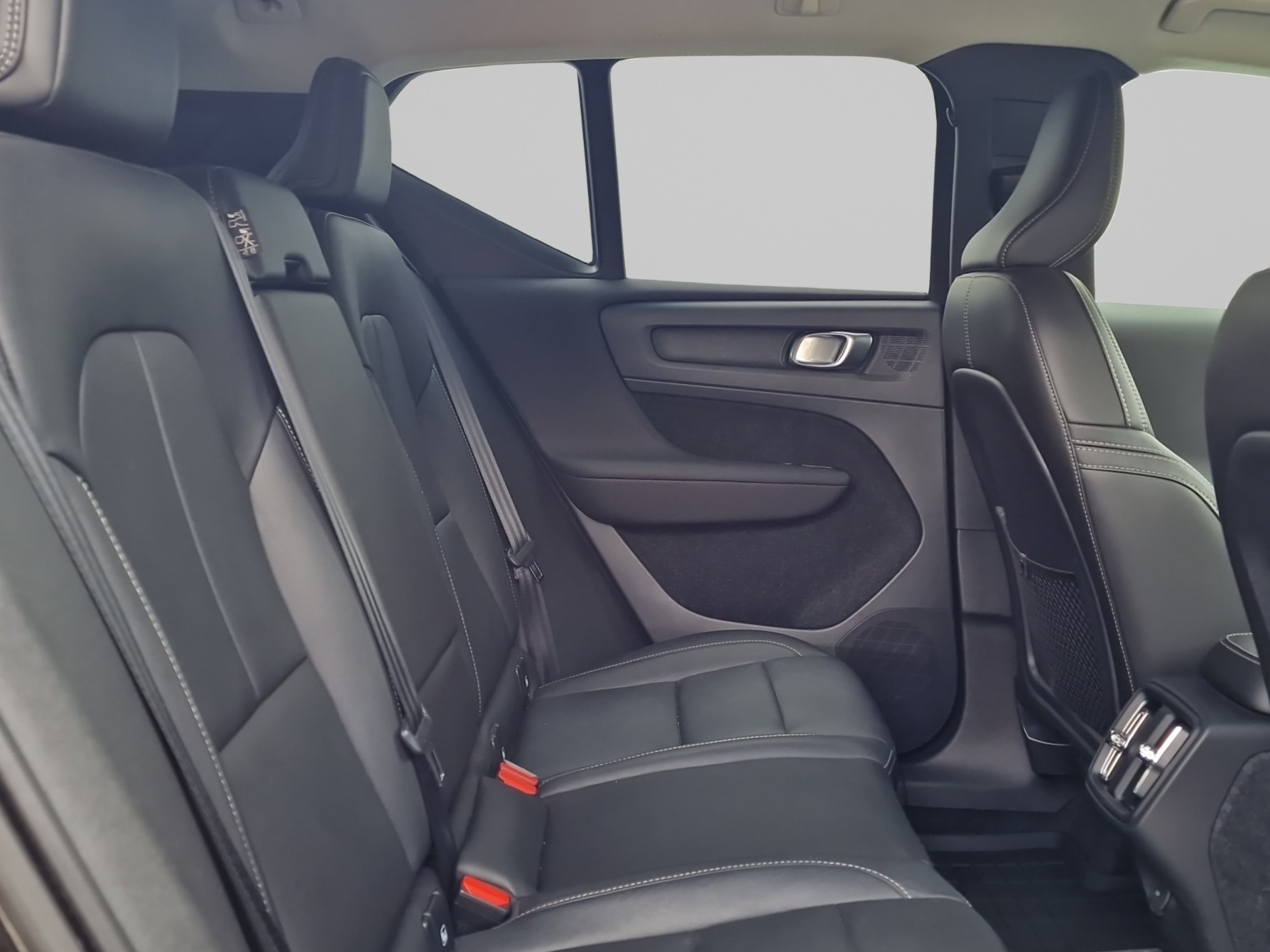 VOLVO XC40 1.5 T3 Momentum-image-14