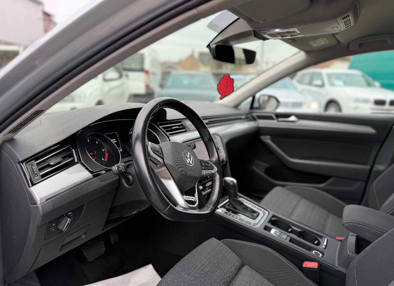 VW Passat 2.0 TDI BMT Business 4Motion DSG-image-9