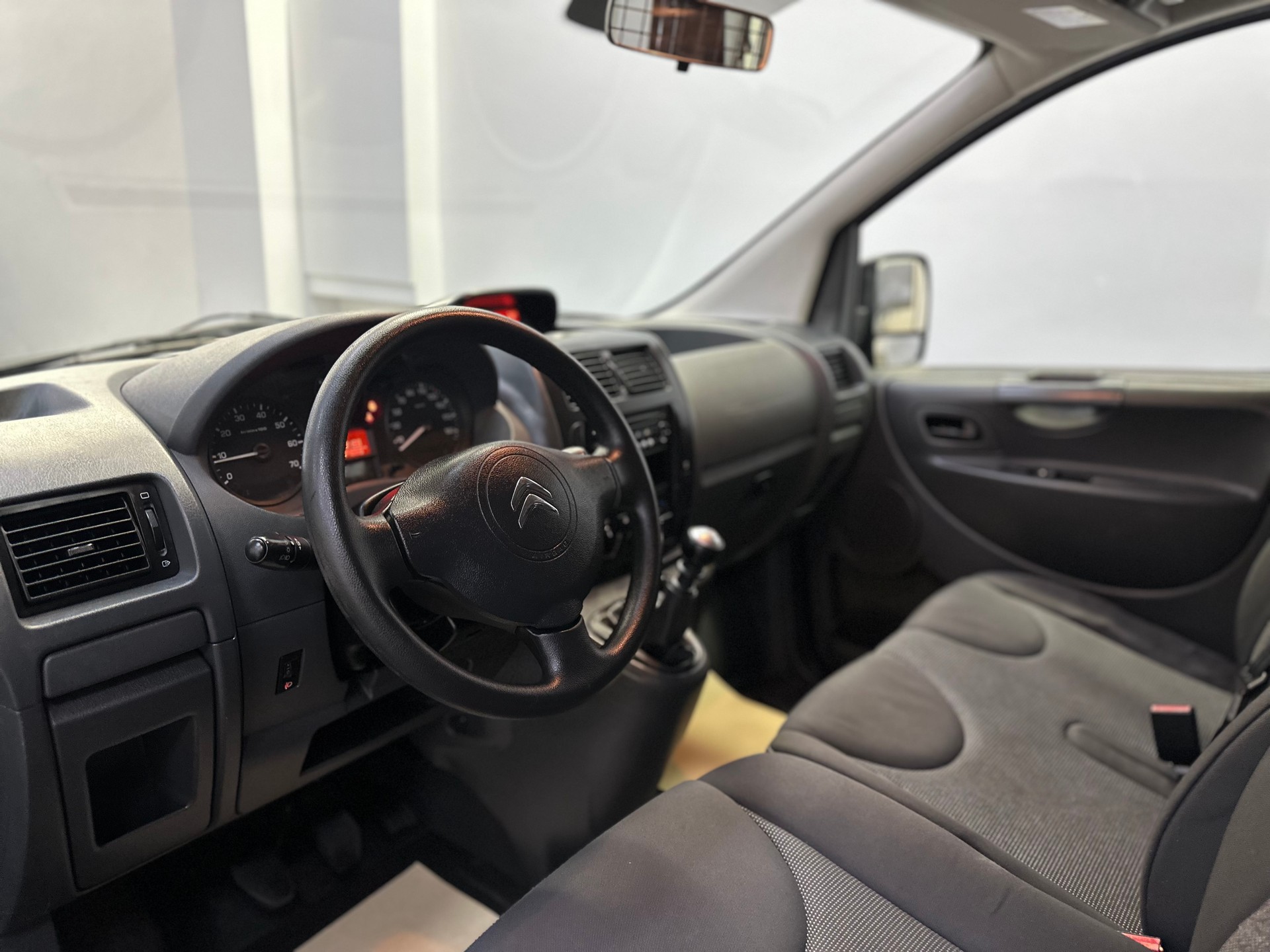CITROEN Jumpy 2.0 HDi L2H1 Attraction-image-6