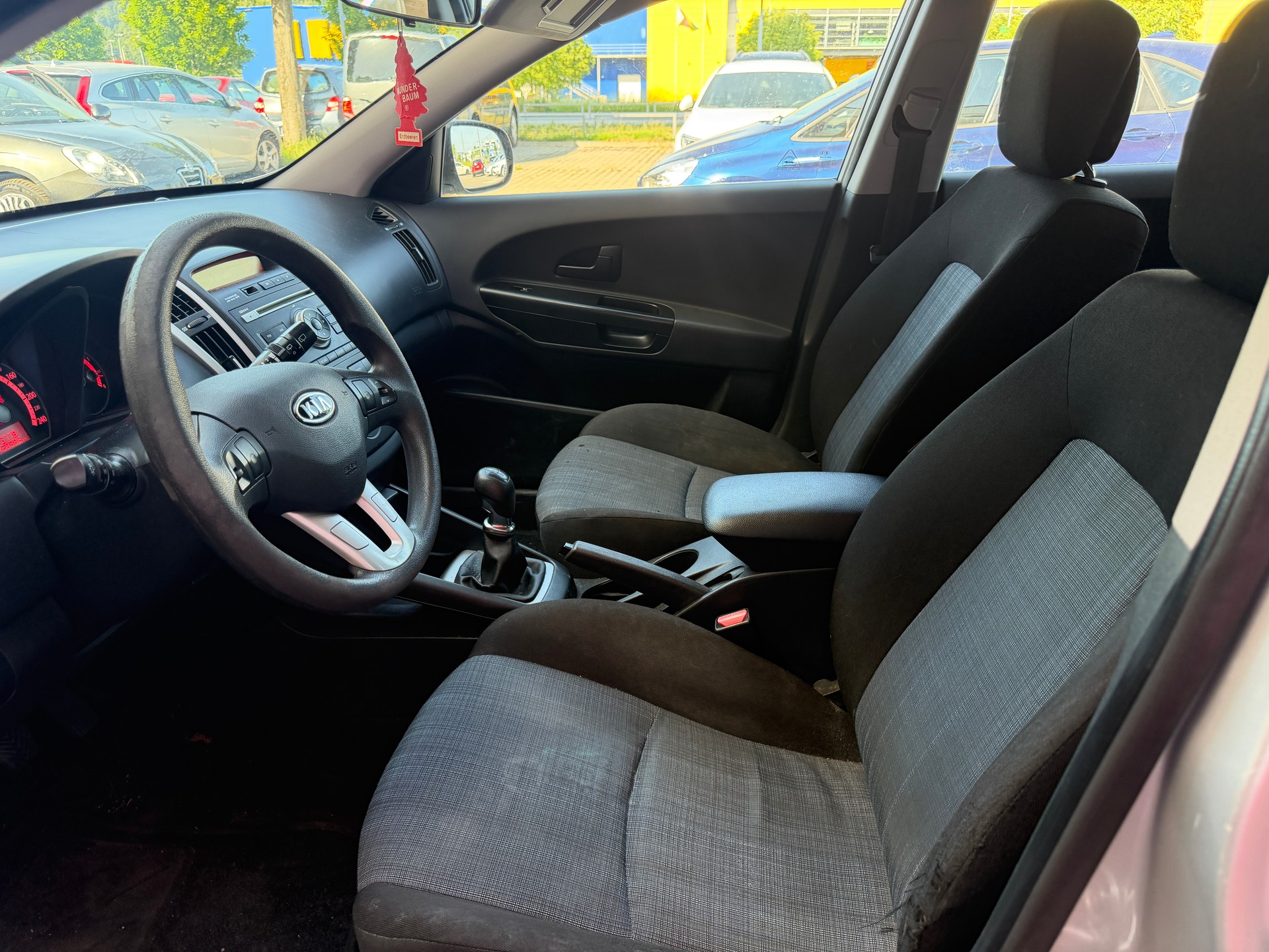 KIA Cee'd Sporty Wagon 1.4 16V Basic-image-8