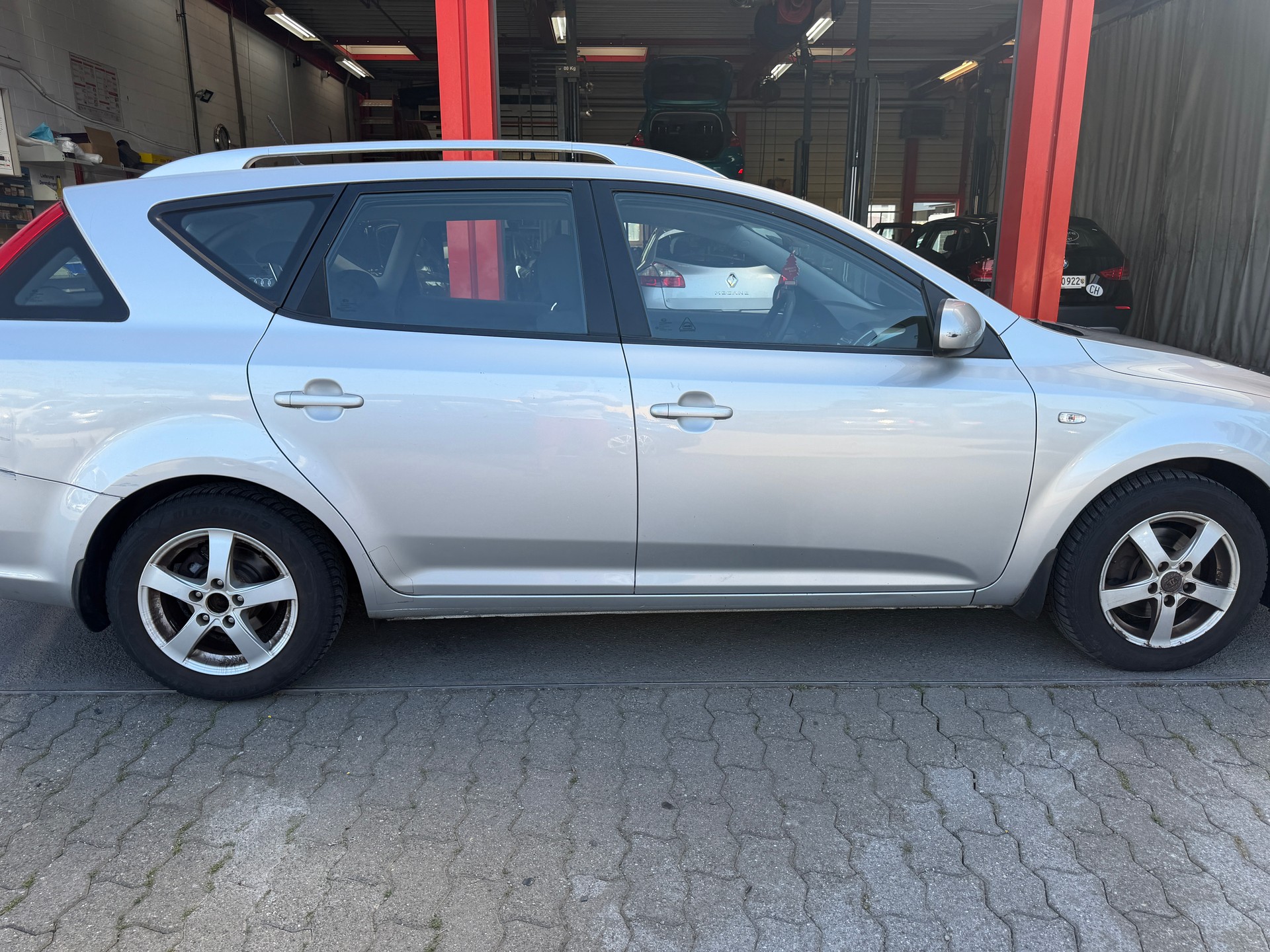 KIA Cee'd Sporty Wagon 1.4 16V Basic-image-4