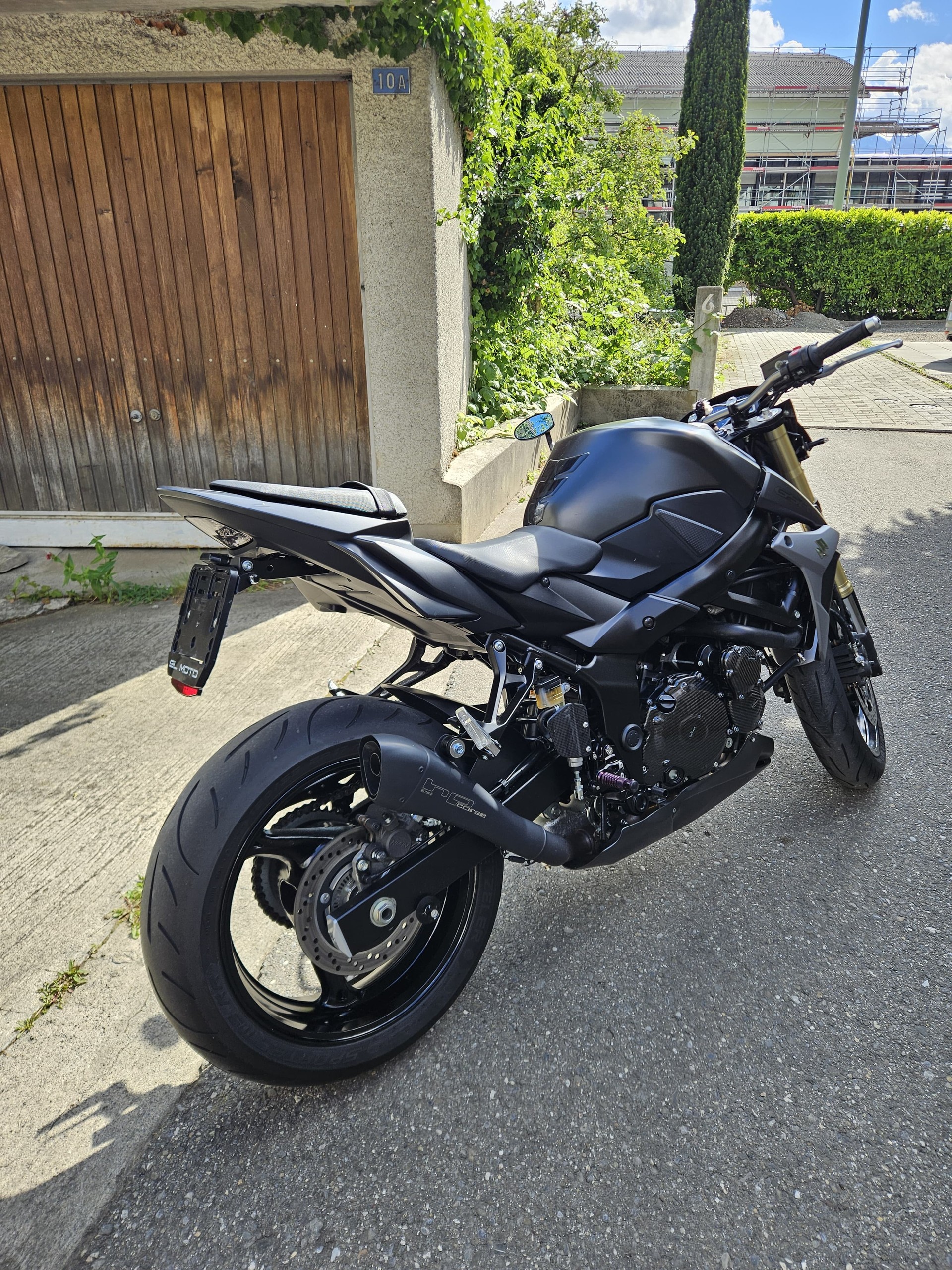 SUZUKI GSR 750 ABS-image-2