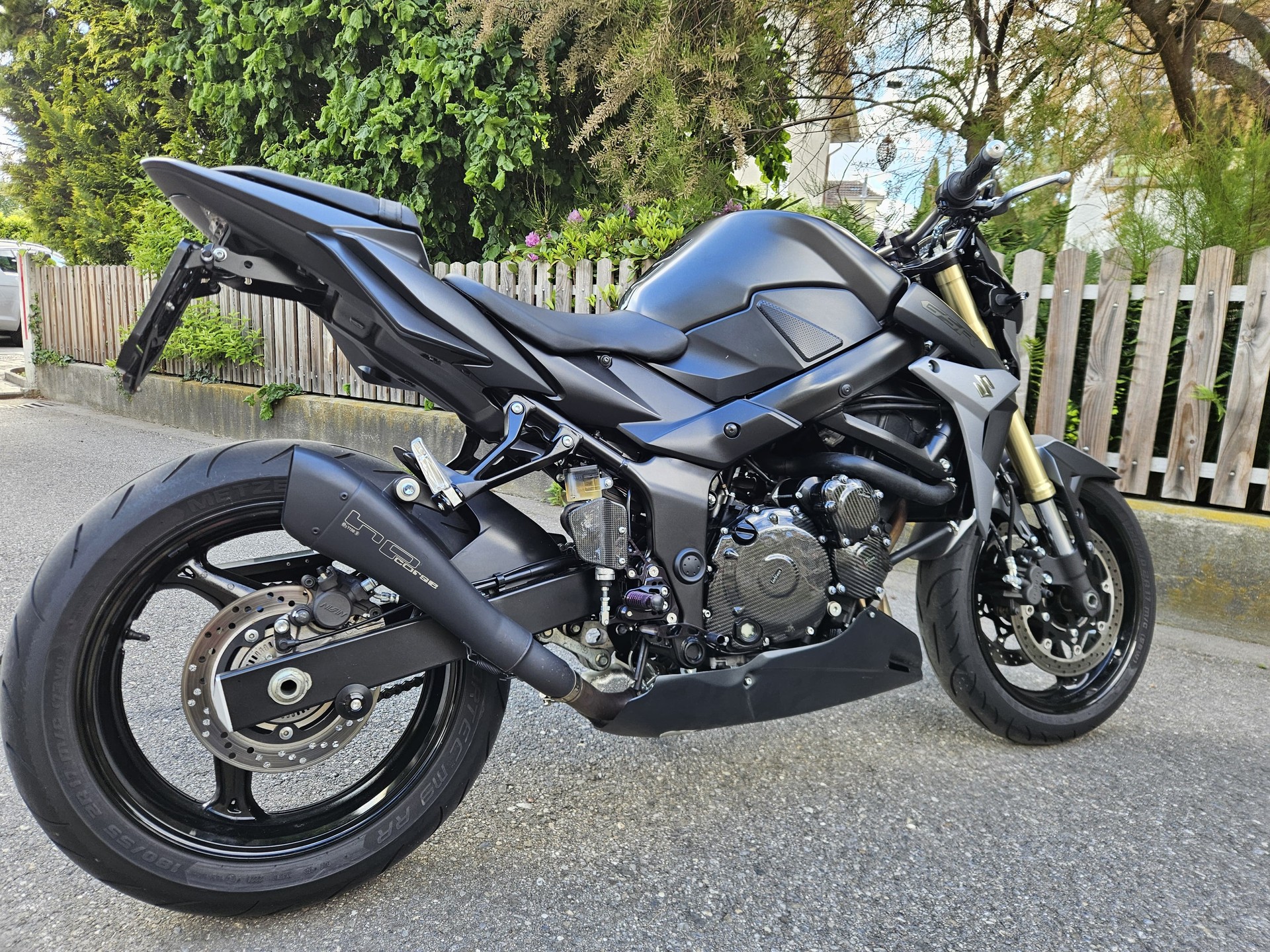 SUZUKI GSR 750 ABS-image-4
