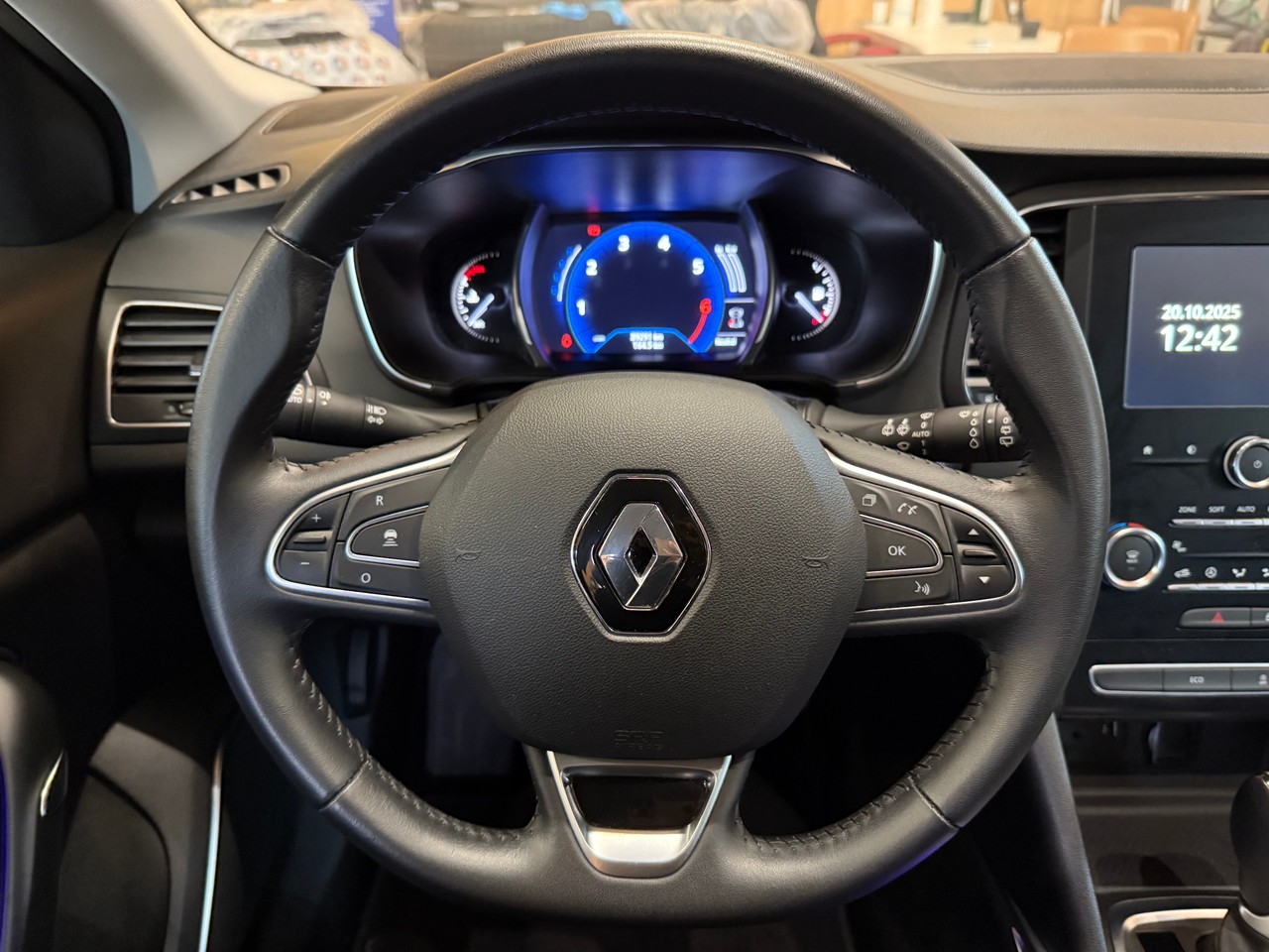 RENAULT Mégane 1.3 16V Turbo GT Line EDC-image-10