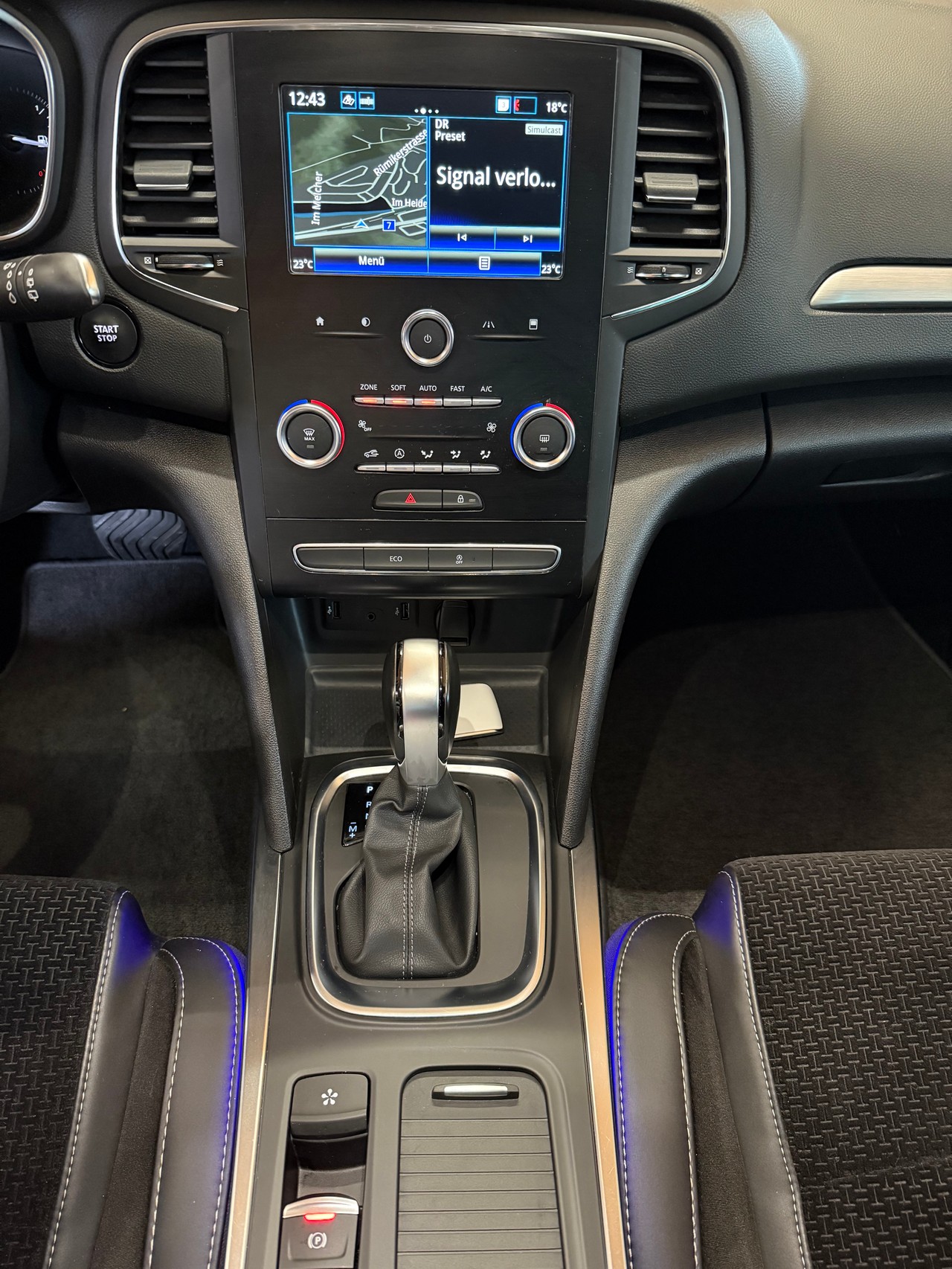 RENAULT Mégane 1.3 16V Turbo GT Line EDC-image-11