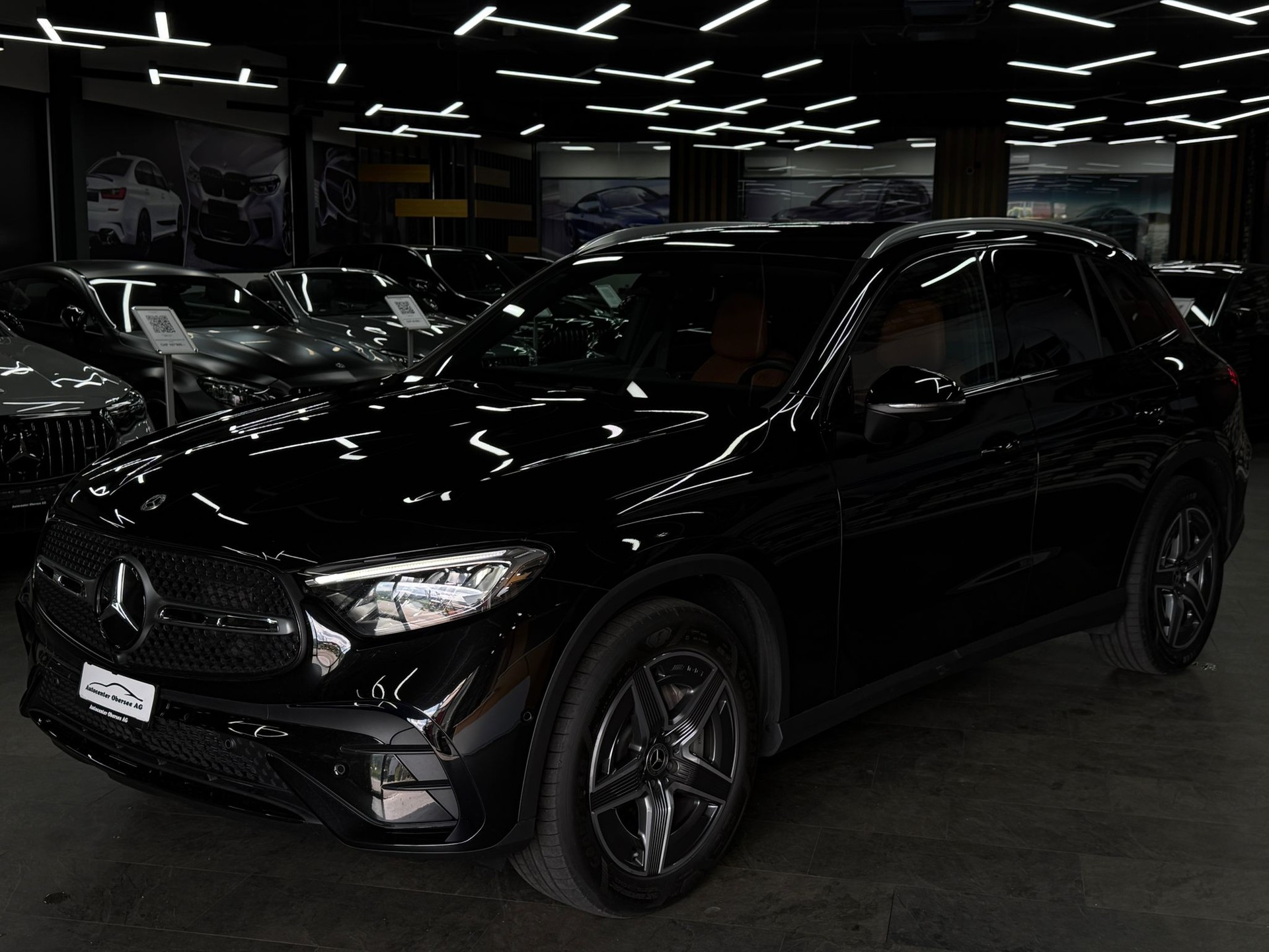 MERCEDES-BENZ GLC 450d 4Matic AMG Line 9G-Tronic-showroom-element-3