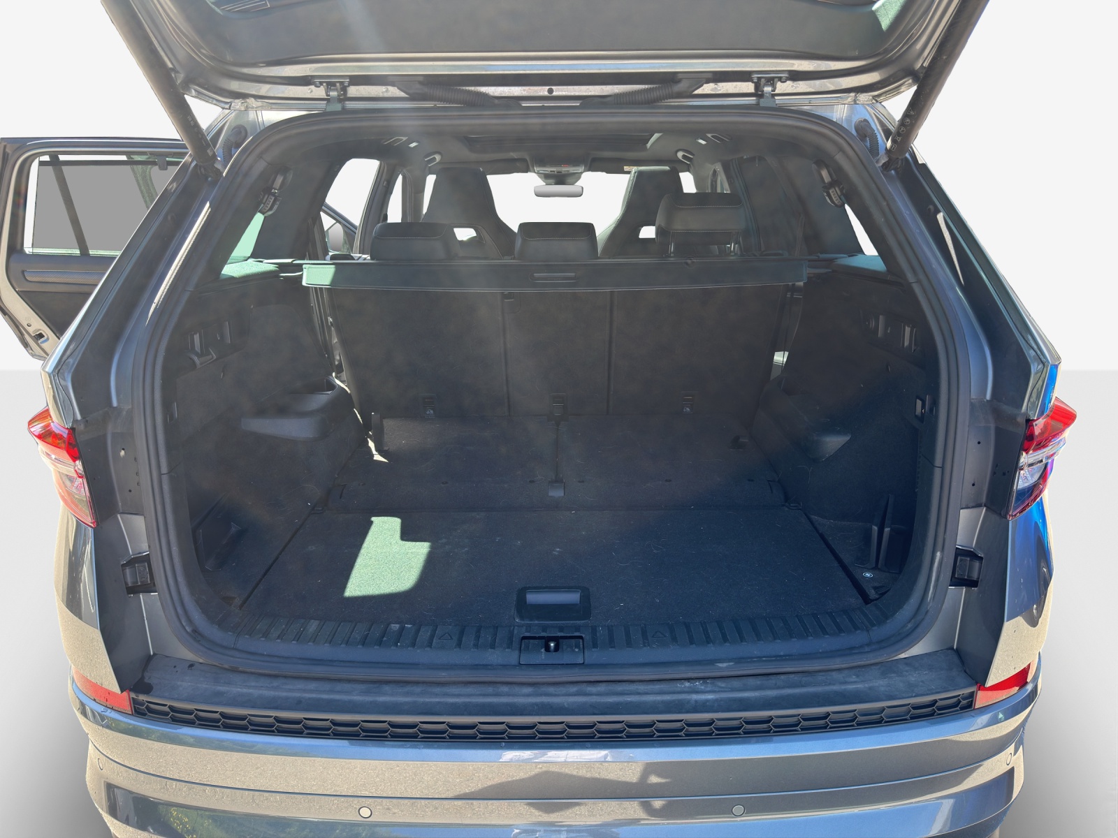 SKODA Kodiaq 2.0 TSI 4x4 SportLine-image-12