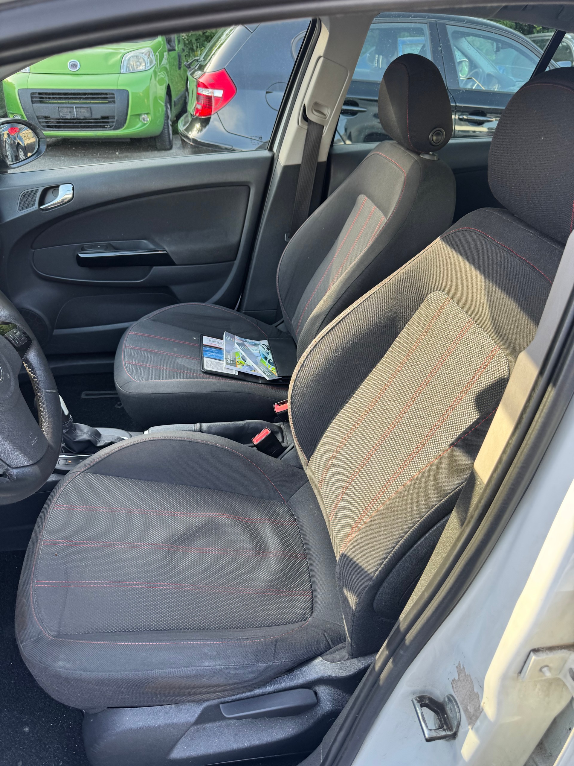 OPEL Corsa 1.4 TP Sport Automatic-image-8