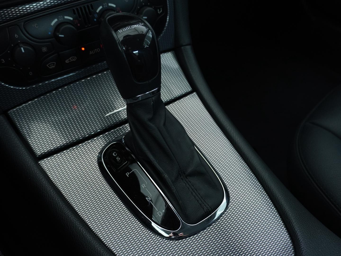 MERCEDES-BENZ CLK 240 Elégance-image-6