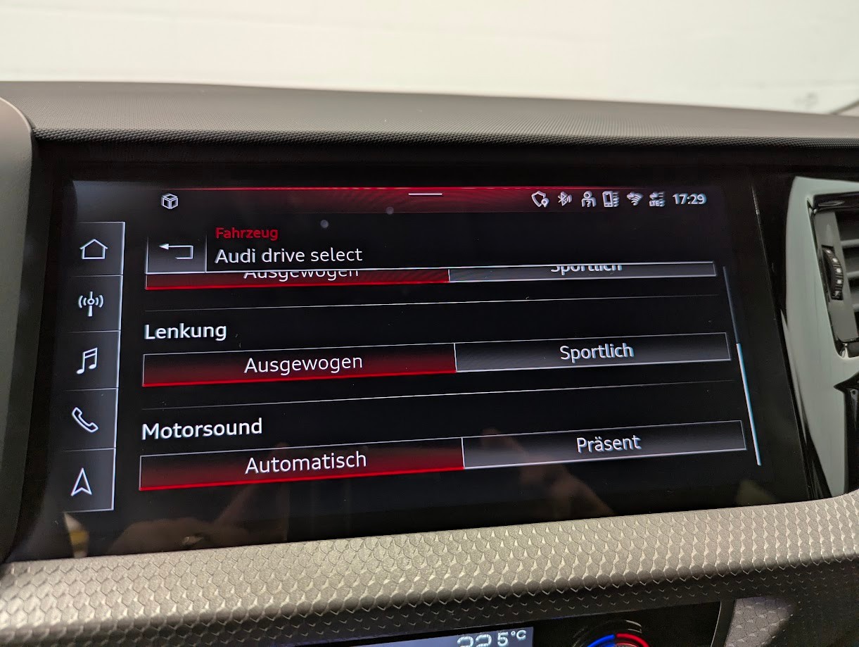 AUDI A1 Sportback 2.0 40 TFSI S Line S-Tronic*5J GAR DESIGN-SELECTION TEILLEDER-SPORTSITZE NAVI VOLL-LED*-image-16