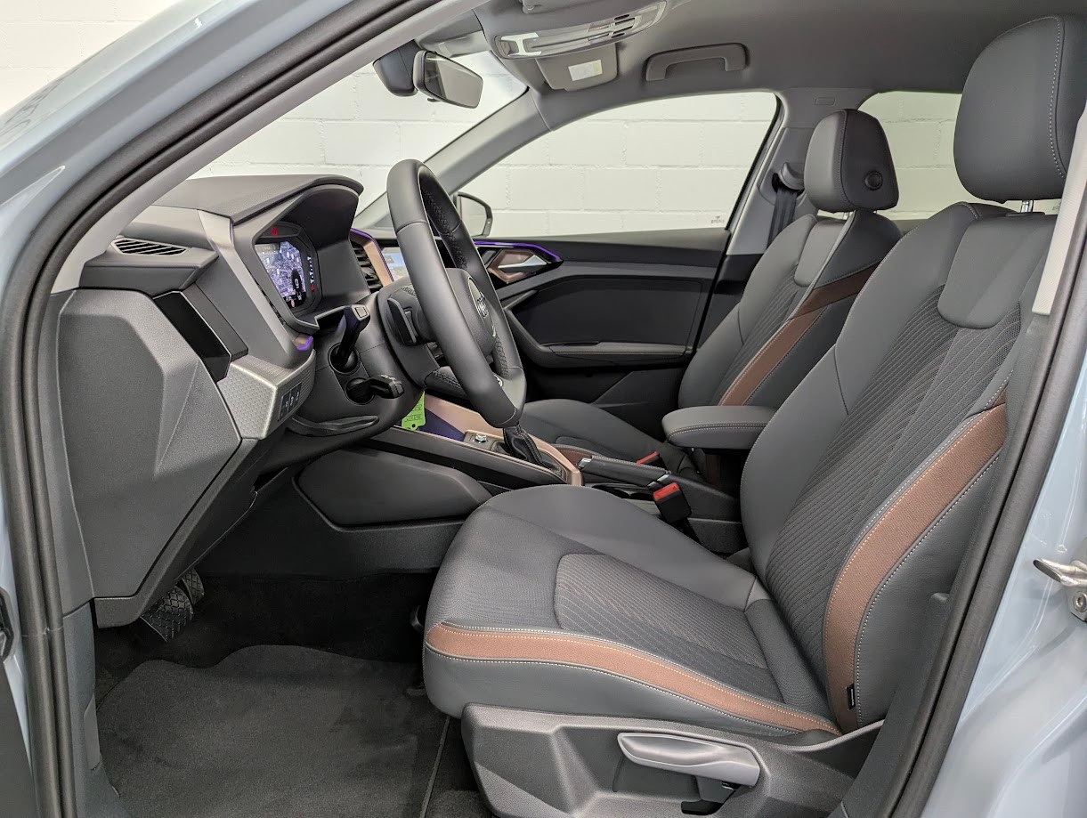 AUDI A1 Sportback 2.0 40 TFSI S Line S-Tronic*5J GAR DESIGN-SELECTION TEILLEDER-SPORTSITZE NAVI VOLL-LED*-image-4