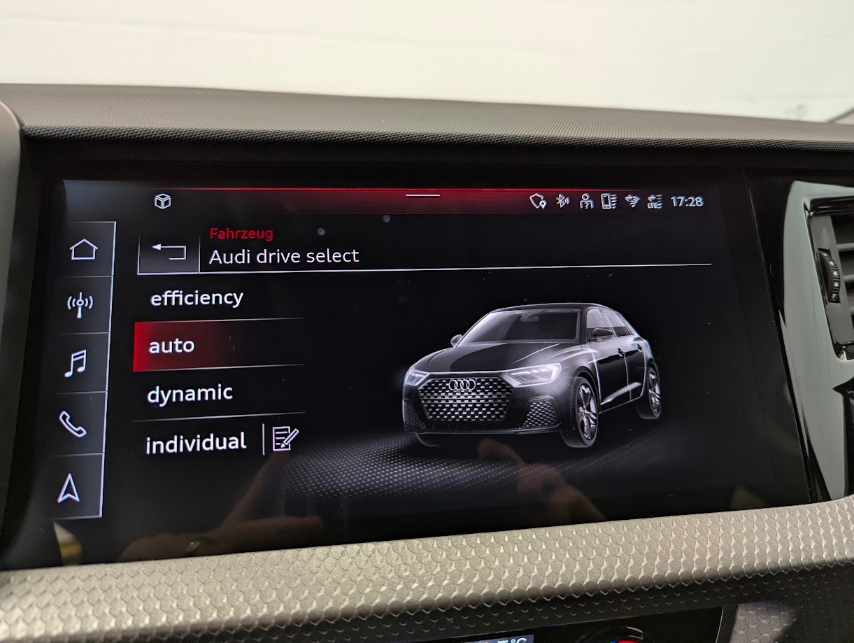 AUDI A1 Sportback 2.0 40 TFSI S Line S-Tronic*5J GAR DESIGN-SELECTION TEILLEDER-SPORTSITZE NAVI VOLL-LED*-image-14