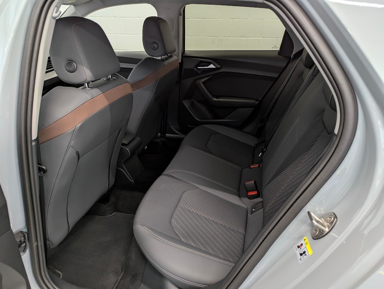 AUDI A1 Sportback 2.0 40 TFSI S Line S-Tronic*5J GAR DESIGN-SELECTION TEILLEDER-SPORTSITZE NAVI VOLL-LED*-image-27