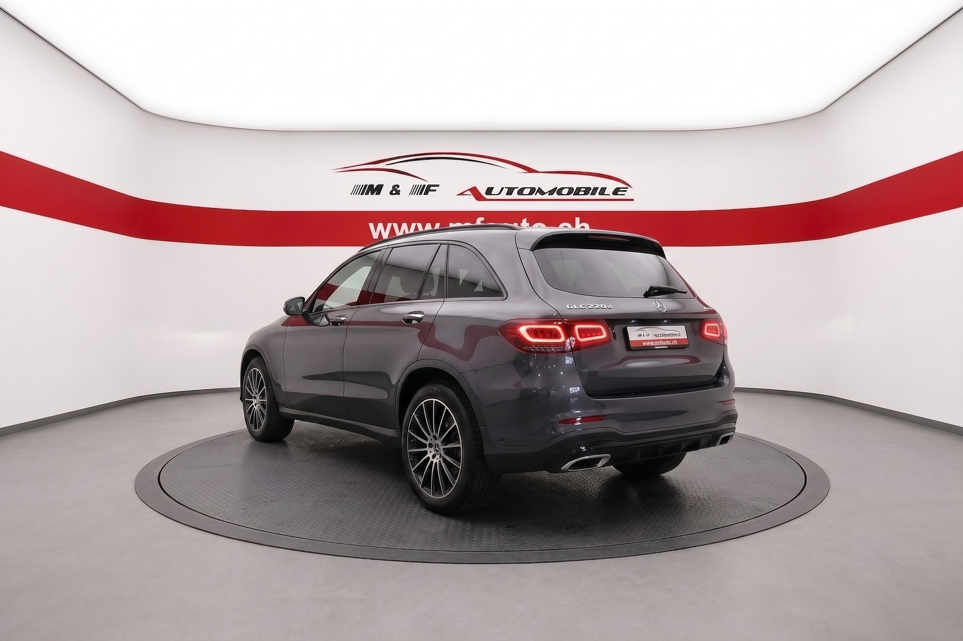 MERCEDES-BENZ GLC 220 d AMG Line 4m CH FAHRZEUG AUS 1. HAND-showroom-element-3