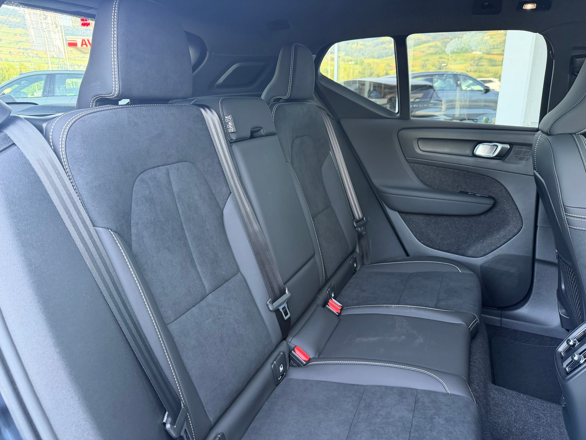 VOLVO EX40 XCENTRIC Twin Motor AWD Ultra-image-5