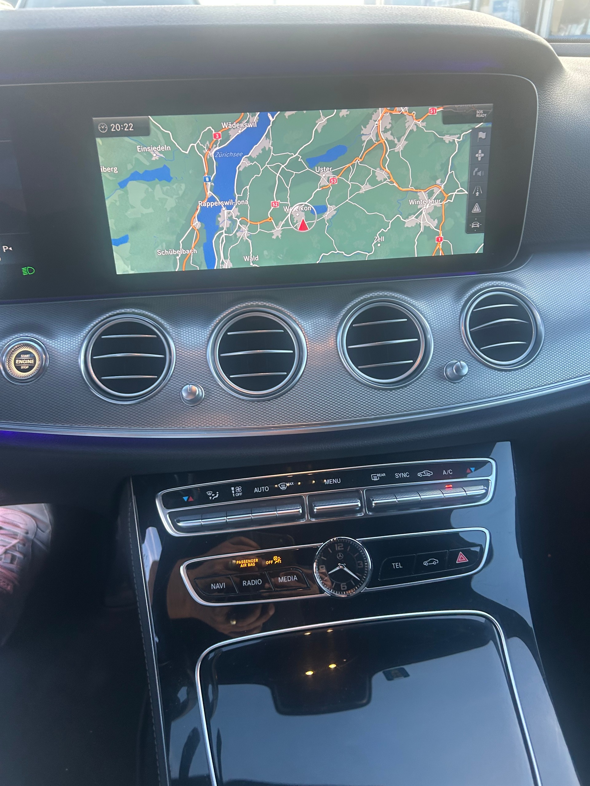 MERCEDES-BENZ E 220 d Avantgarde 9G-Tronic-showroom-element-3