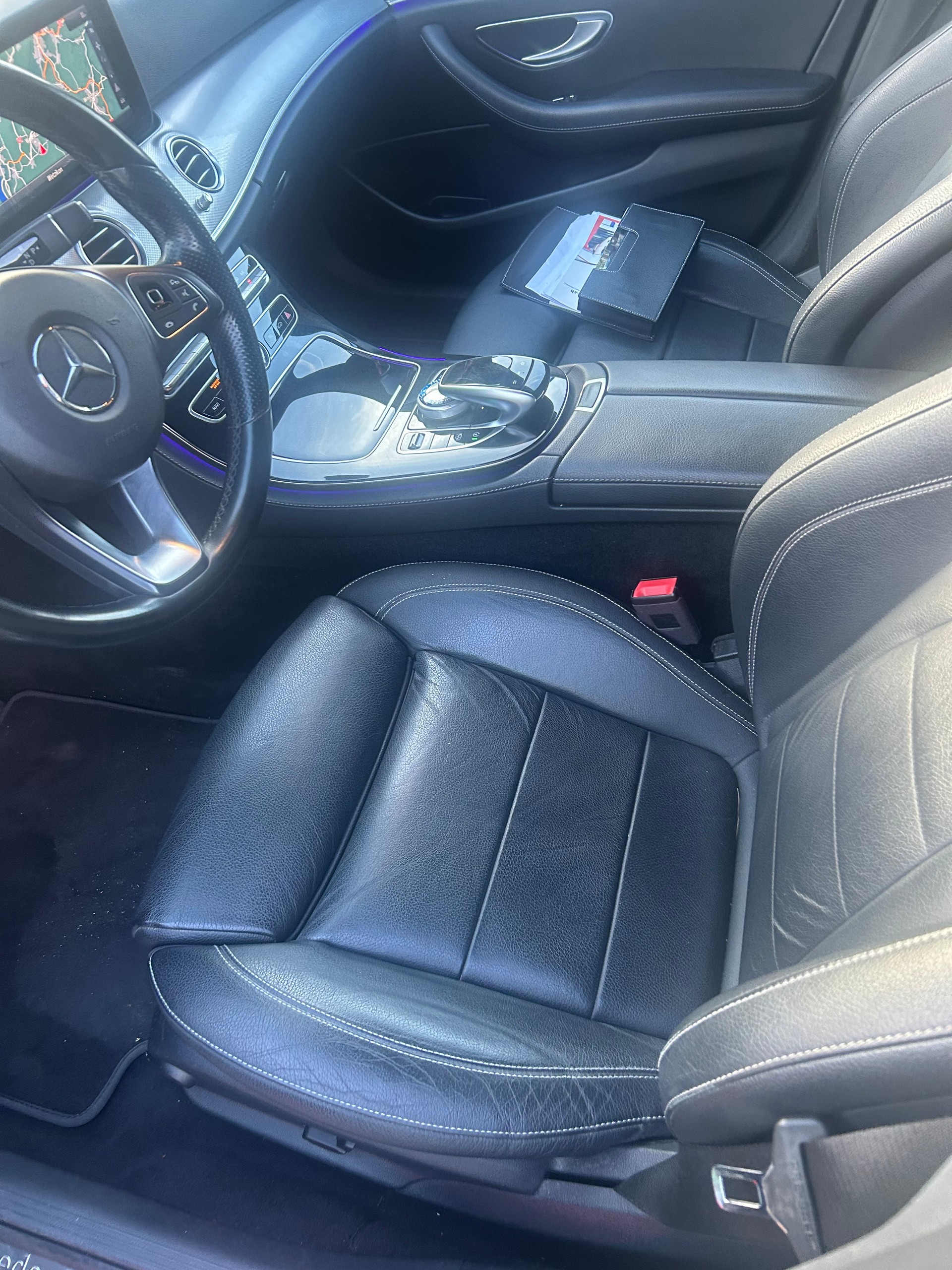 MERCEDES-BENZ E 220 d Avantgarde 9G-Tronic-showroom-element-1