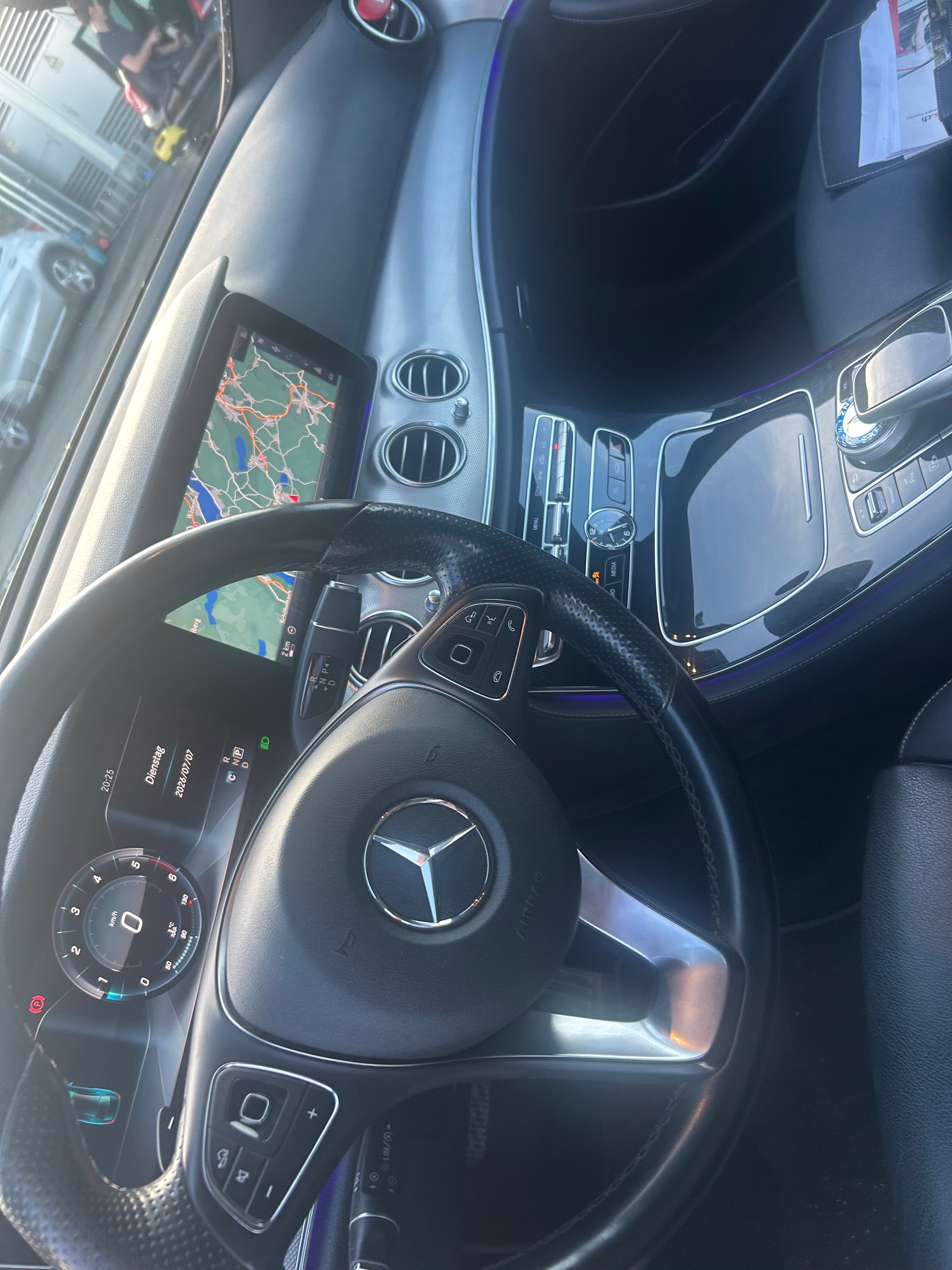 MERCEDES-BENZ E 220 d Avantgarde 9G-Tronic-image-13