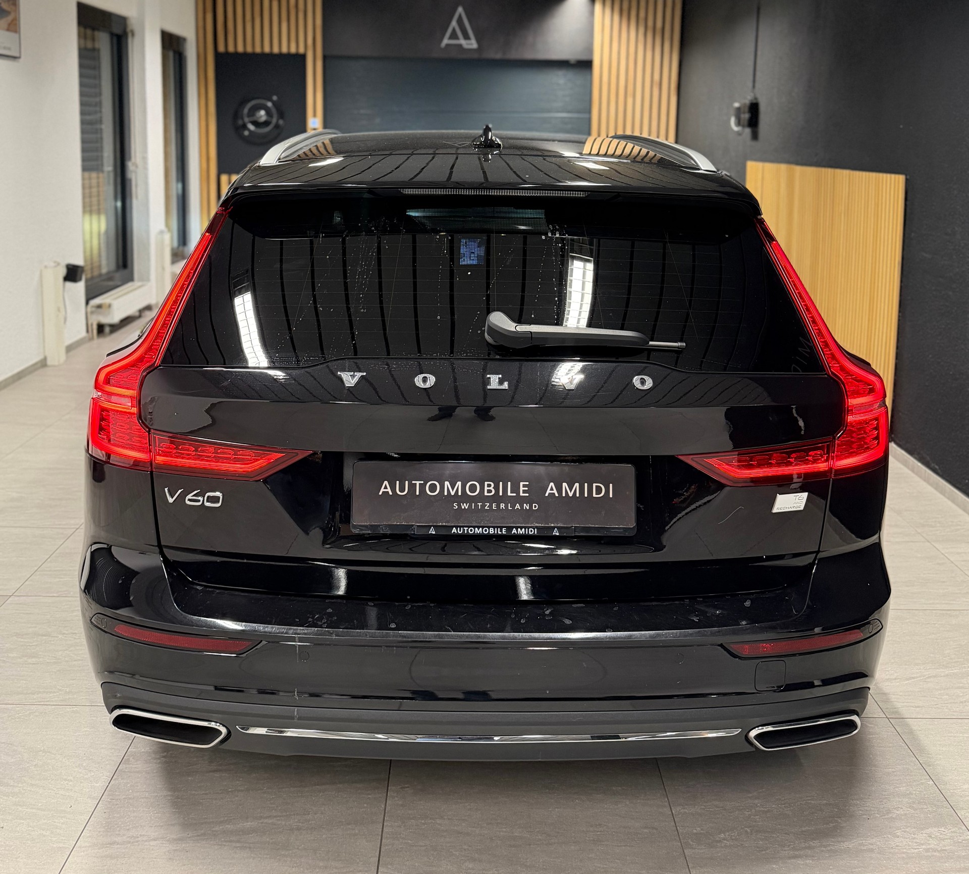 VOLVO V60 T6 eAWD Twin Engine Inscription Expression Geartronic-showroom-element-3