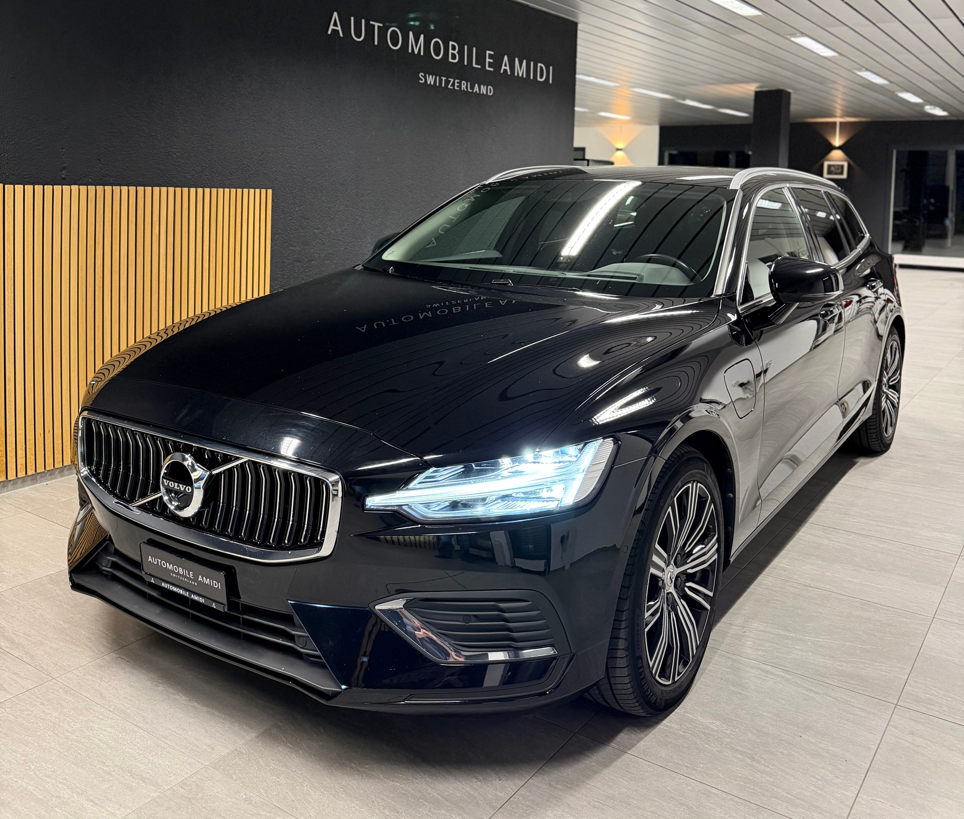 VOLVO V60 T6 eAWD Twin Engine Inscription Expression Geartronic