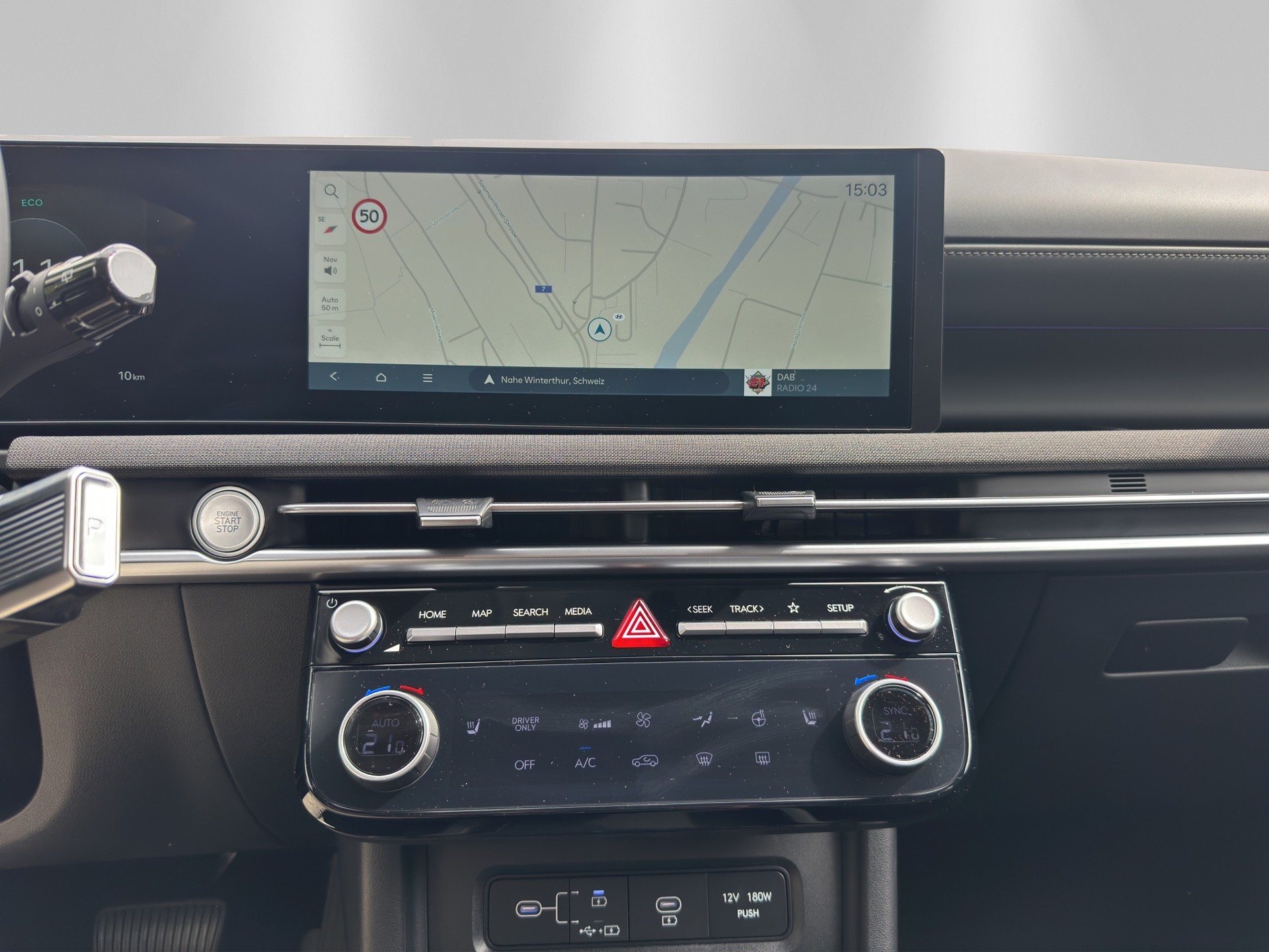 HYUNDAI Tucson 1.6 HEV Amplia 4WD-image-17
