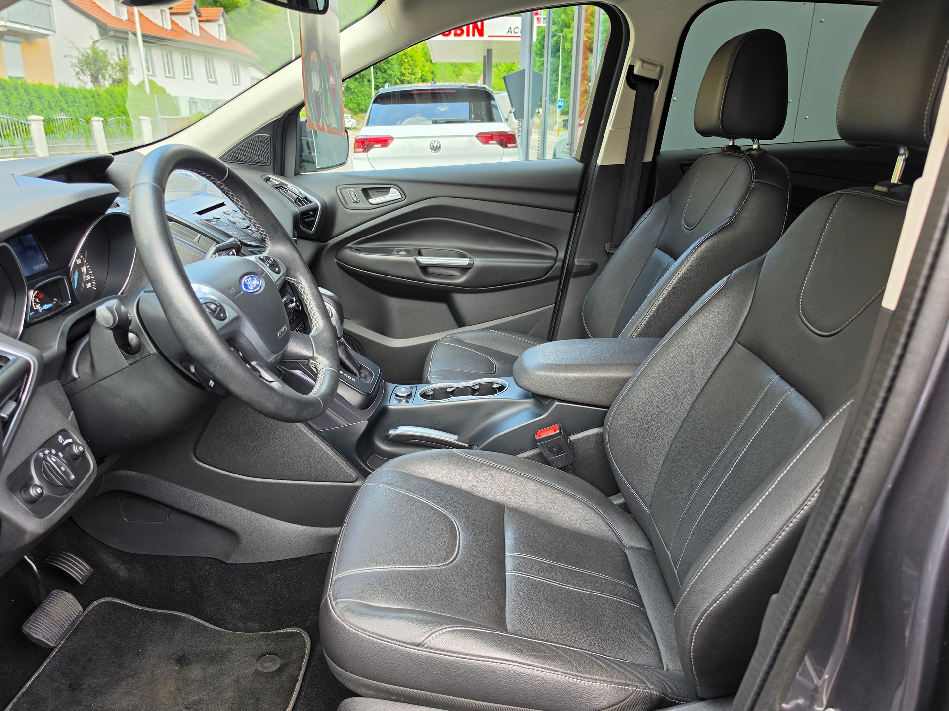 FORD Kuga 1.6 SCTi Titanium 4WD Automatic-image-4