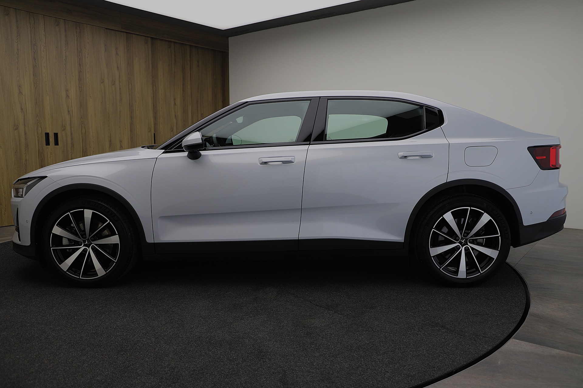 POLESTAR Polestar 2 Long Range Dual 78 kWh ** Performance Leistungssteigerung auf 476 PS **-image-2