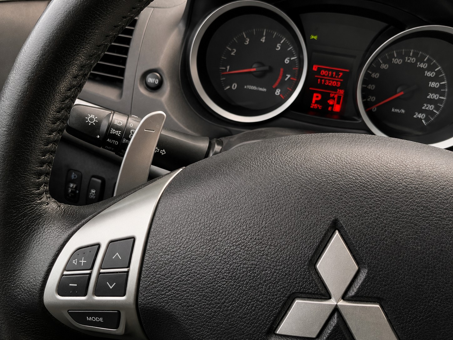 MITSUBISHI Lancer Sportback 1.8 Invite CVT Automat-image-13