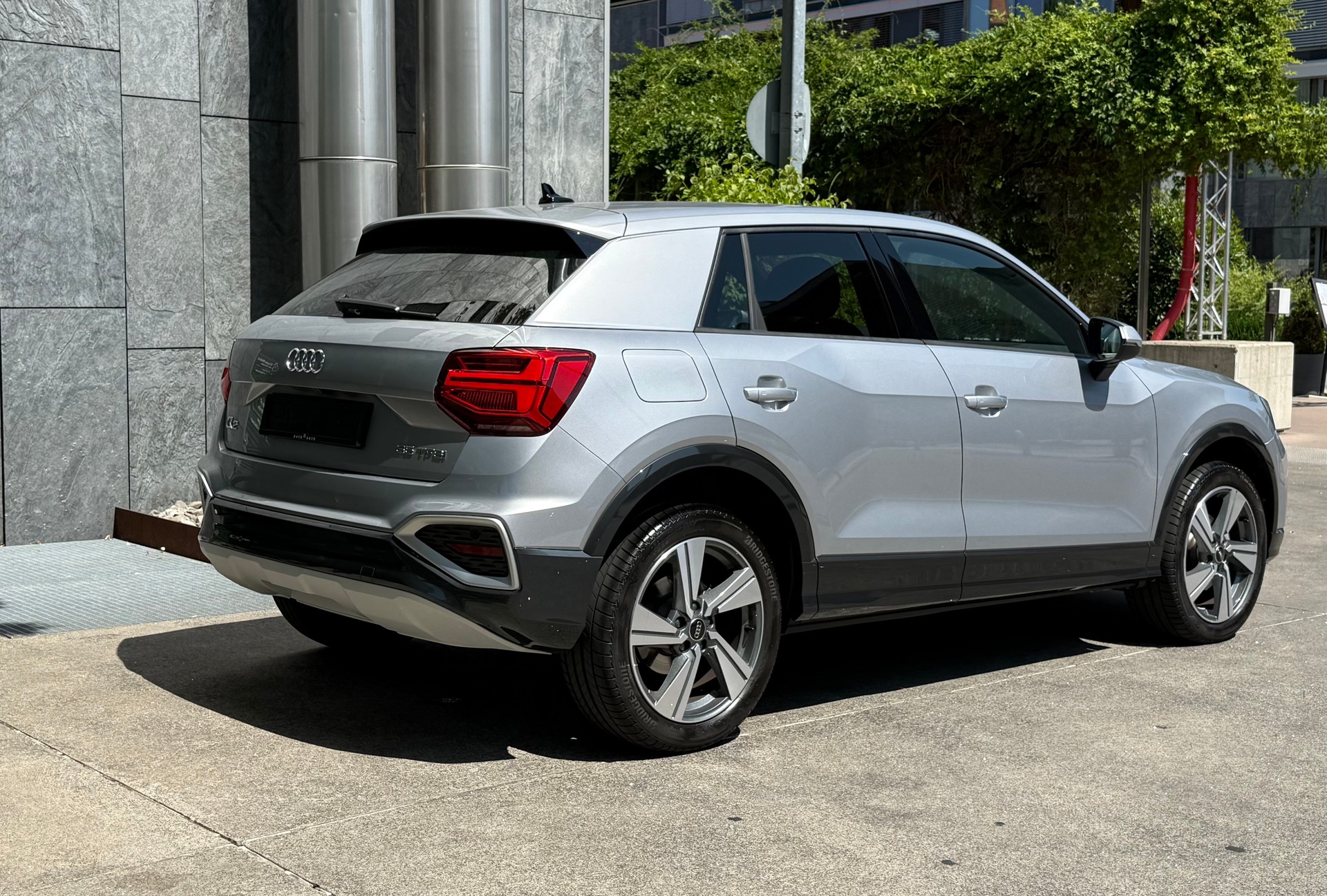AUDI Q2 35 TFSI S line S-tronic-showroom-element-3