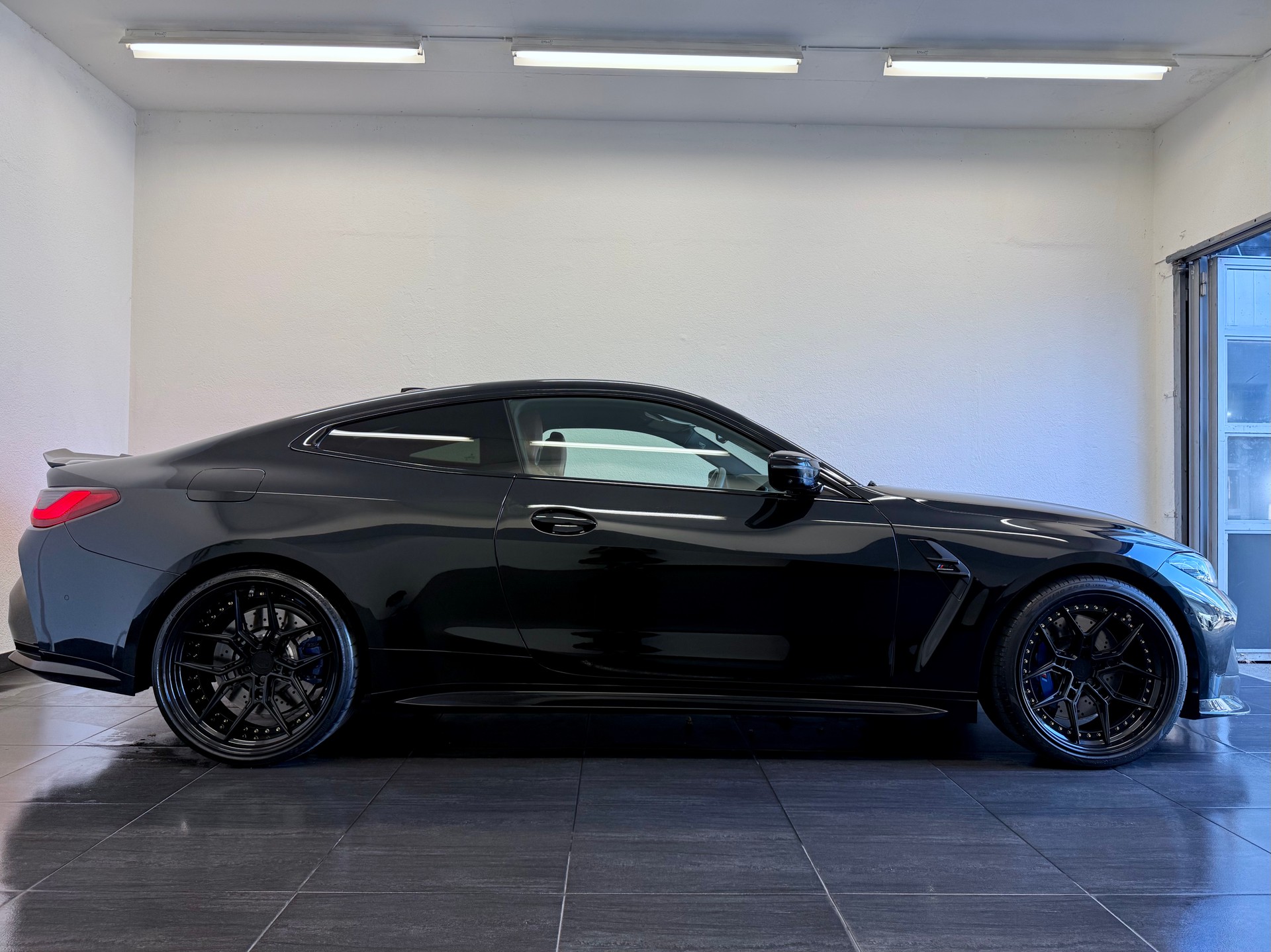 BMW M4 Coupé Competition M xDrive-image-4