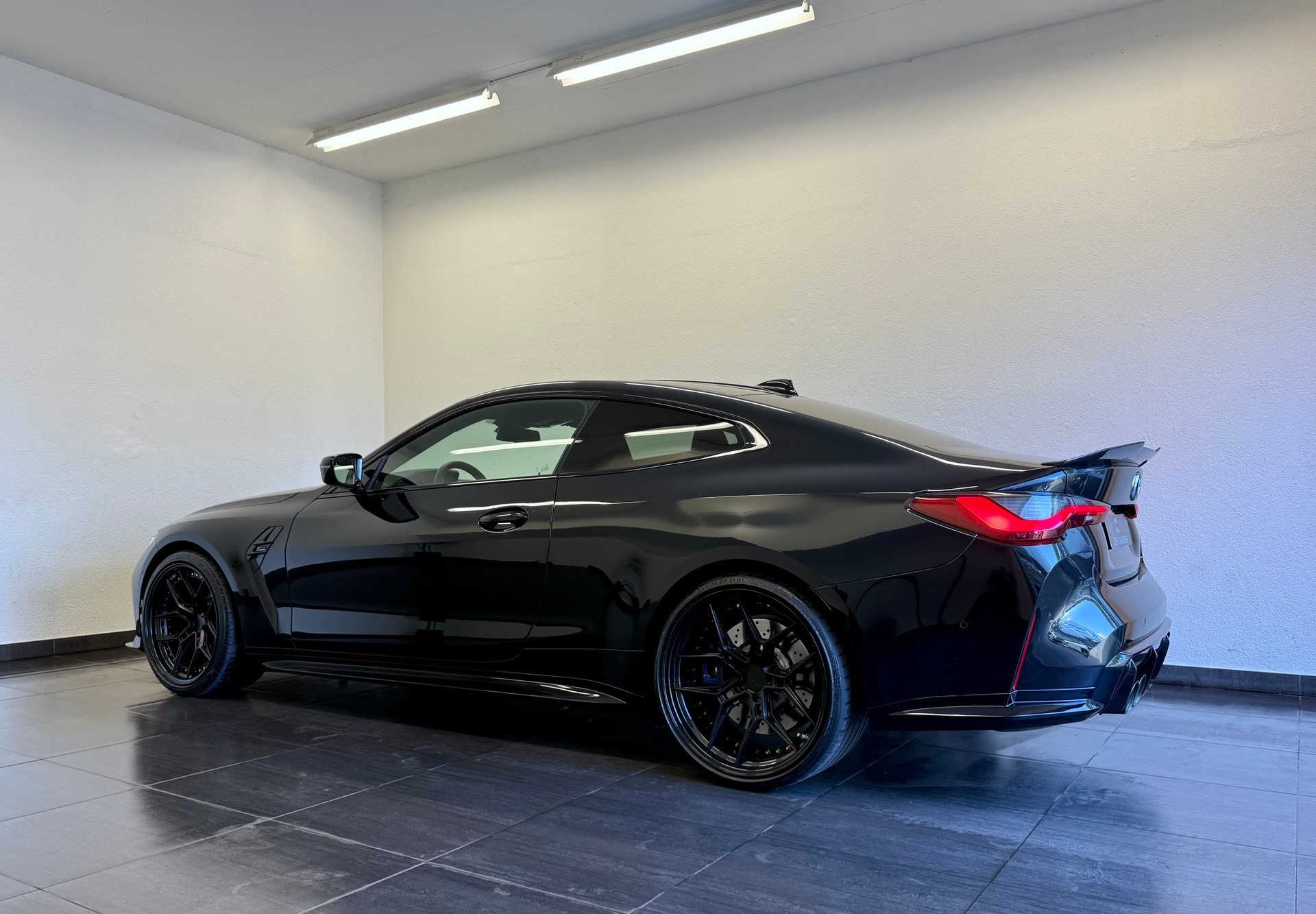 BMW M4 Coupé Competition M xDrive-image-7