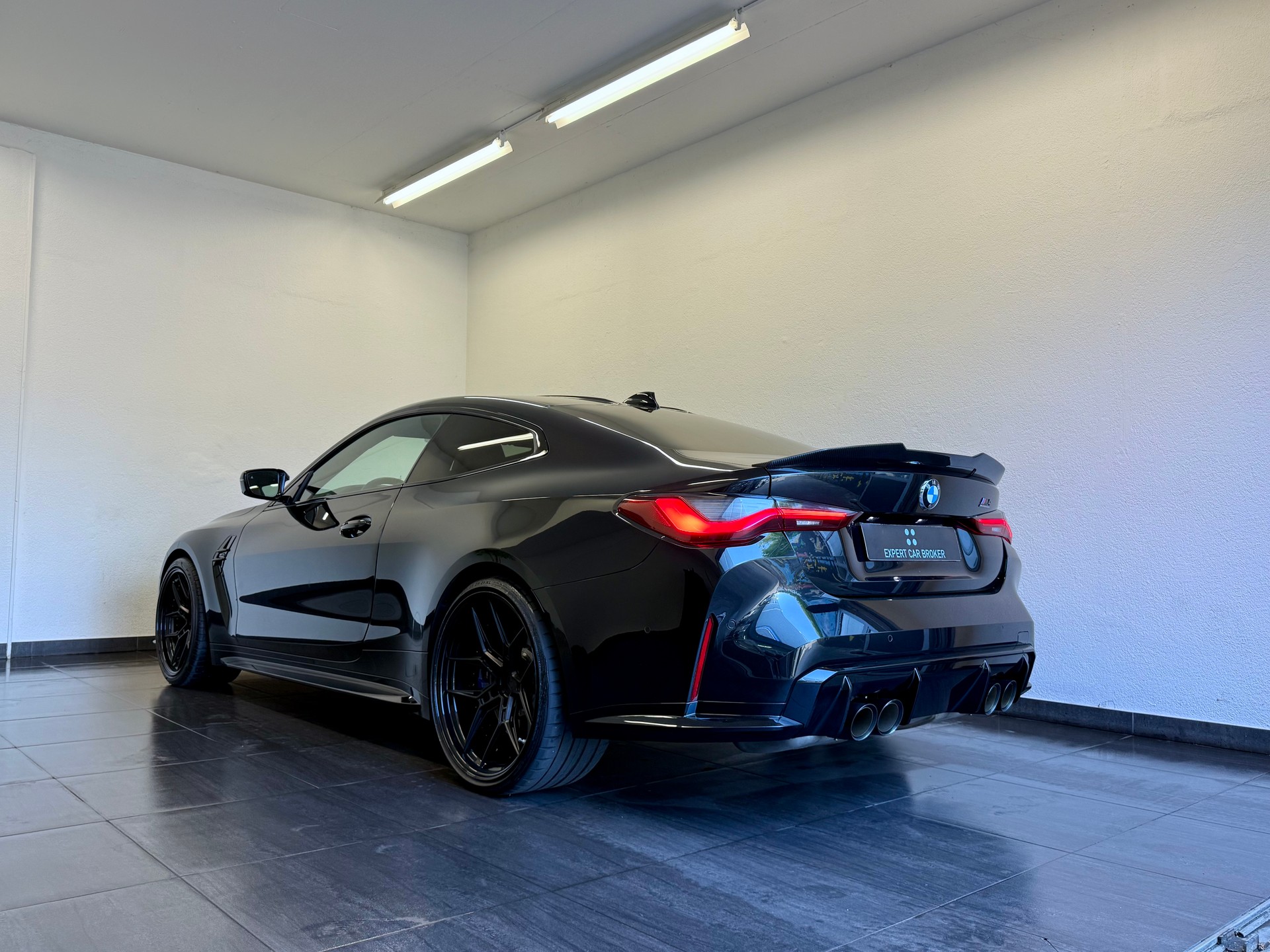BMW M4 Coupé Competition M xDrive-image-8