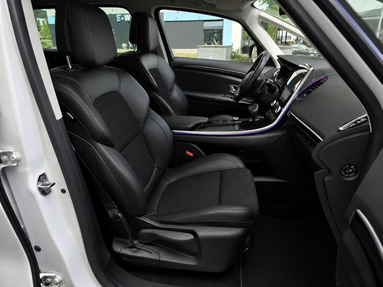 RENAULT Espace 2.0 dCi Intens EDC 6 * CH-Fahrzeug * Frisch ab MFK *-image-18