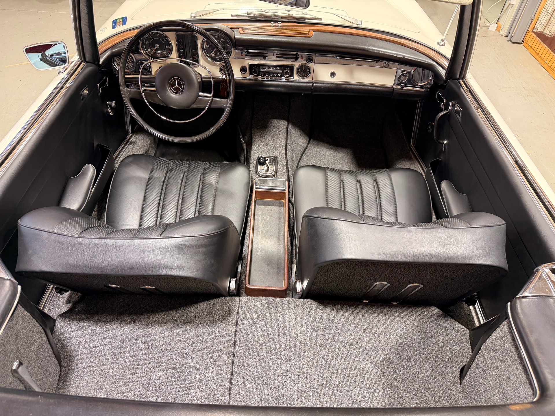 MERCEDES-BENZ 280 SL Pagode VETERAN-image-12