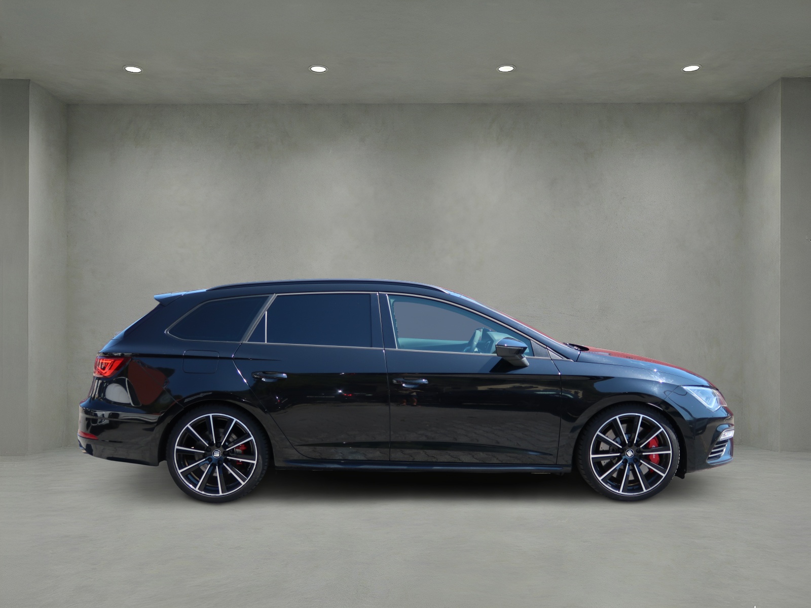 SEAT Leon ST 2.0 TSI Cupra 300 4 Drive DSG-showroom-element-3