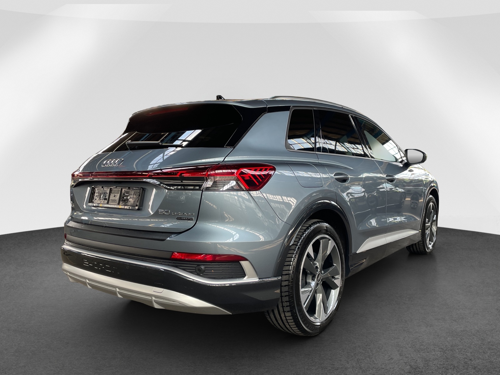 AUDI Q4 e-tron S-Line 50 quattro-image-5